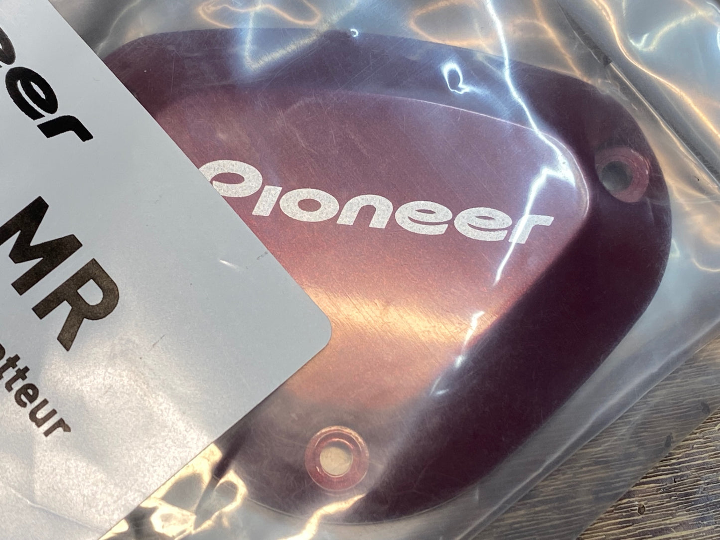 IZ005 パイオニア Pioneer 右センサーカバー 赤