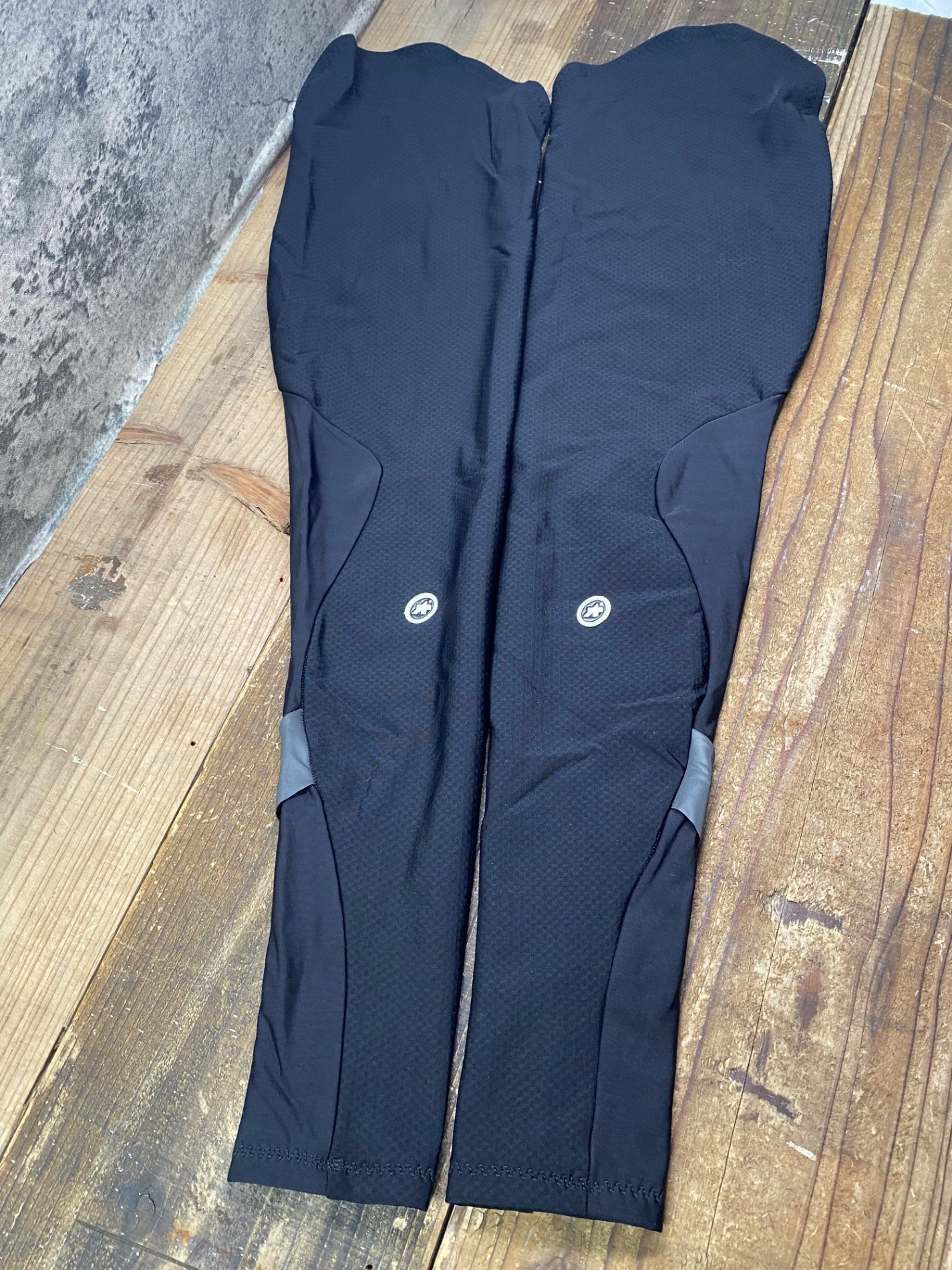 IT966 アソス Assos legFoil レッグカバー 黒 1