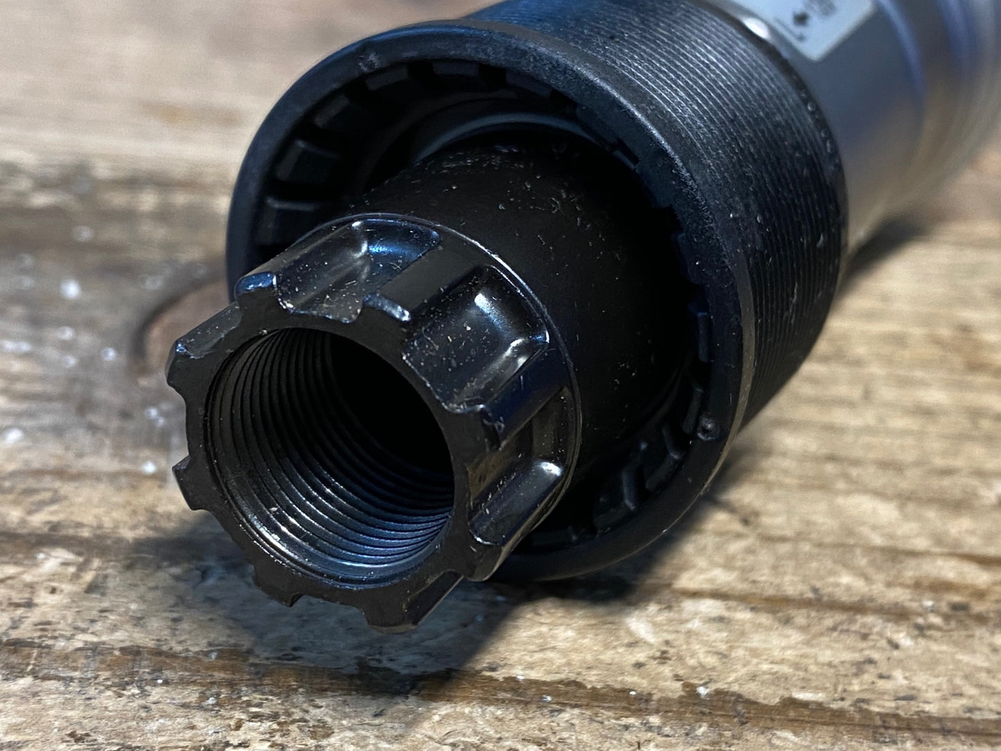 IS196 シマノ SHIMANO BB-ES30 ボトムブラケット オクタリンク