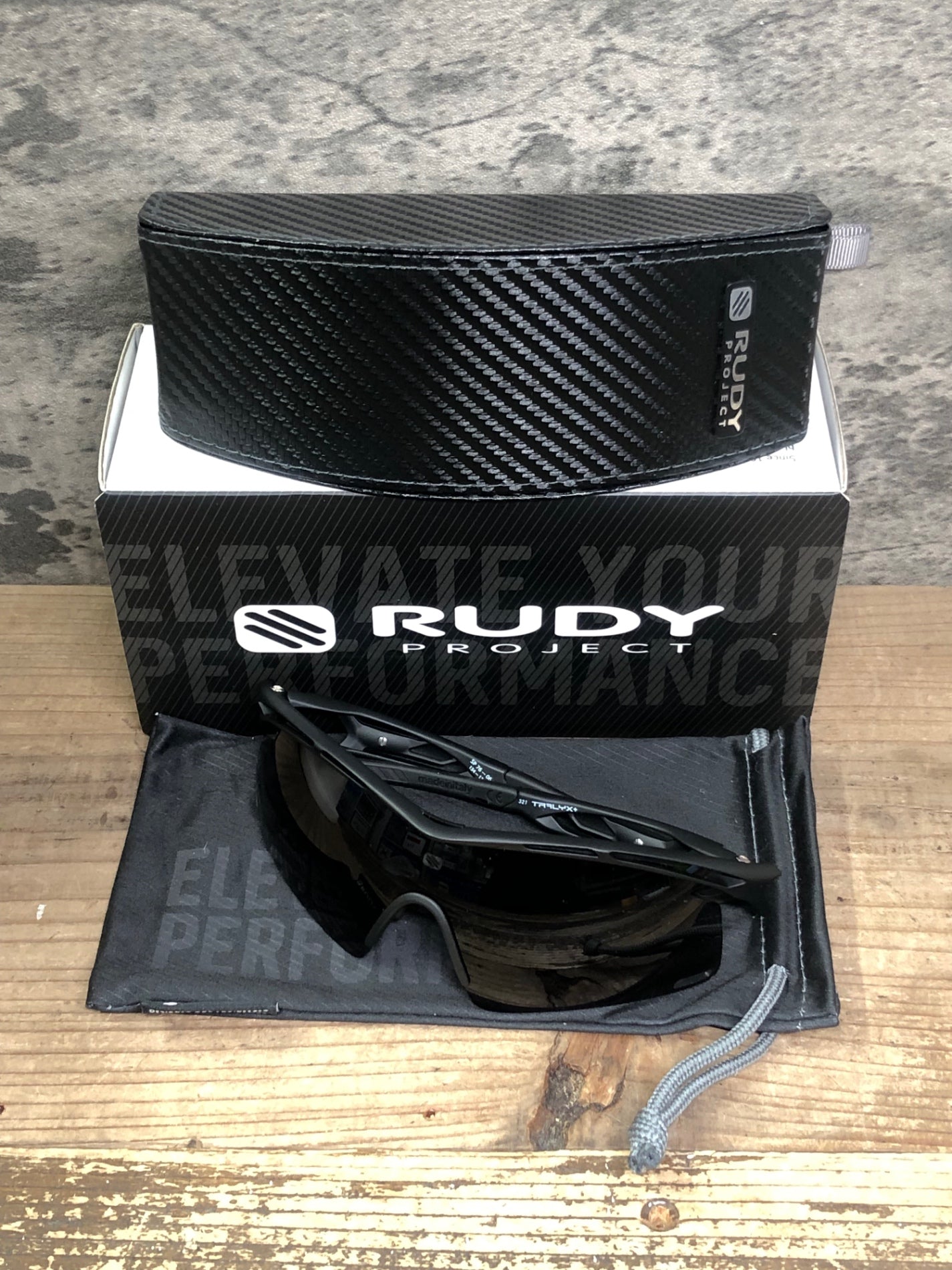 IZ600 ルディプロジェクト RUDY PROJECT TRALYX アイウェア サングラス スモークレンズ 黒