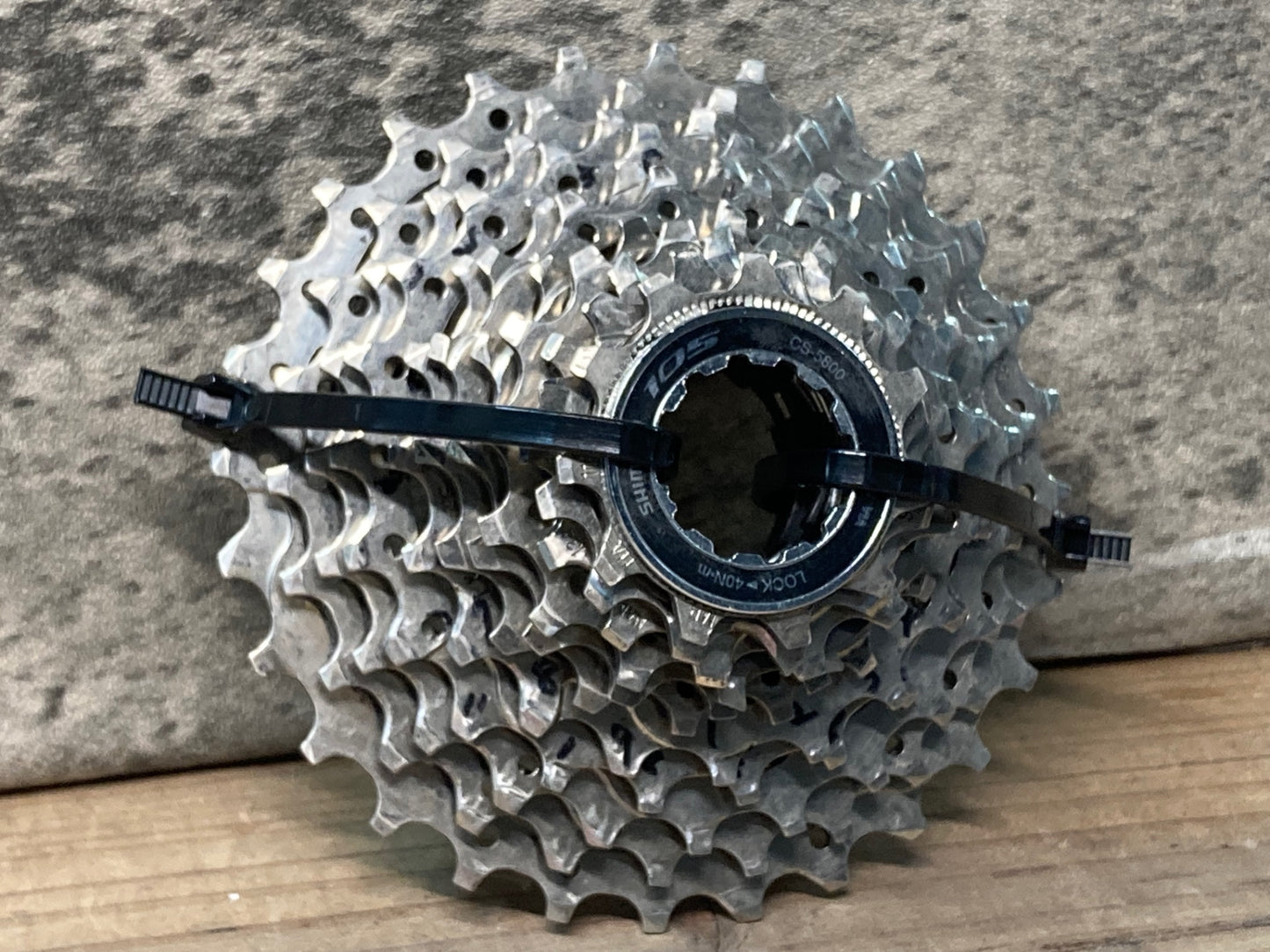 IP284 シマノ SHIMANO 105 CS-5800 スプロケット 11-28T 11S ※マーカー痕