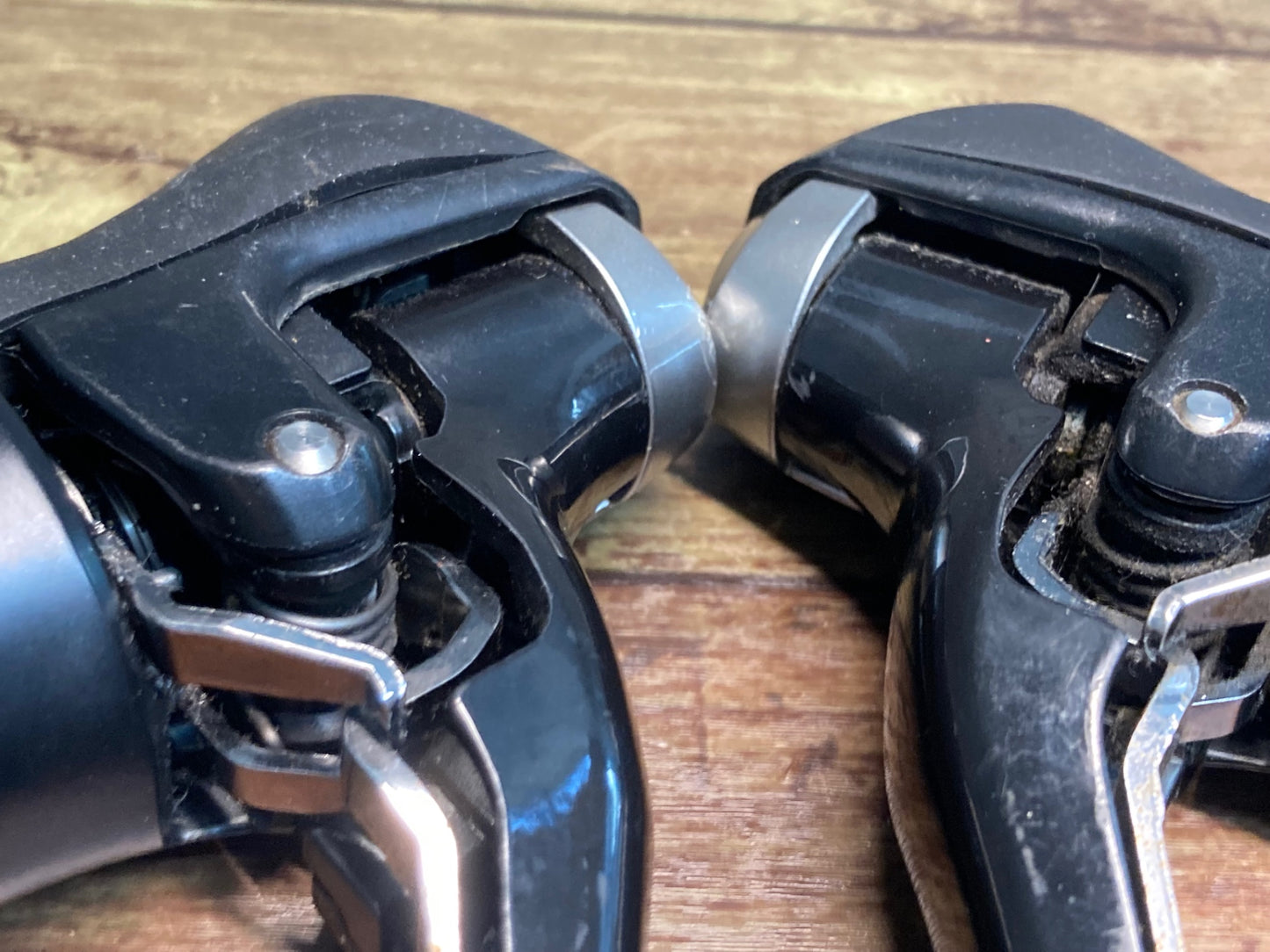 IW414 シマノ SHIMANO 105 ST-5800 STIレバー 2x11s