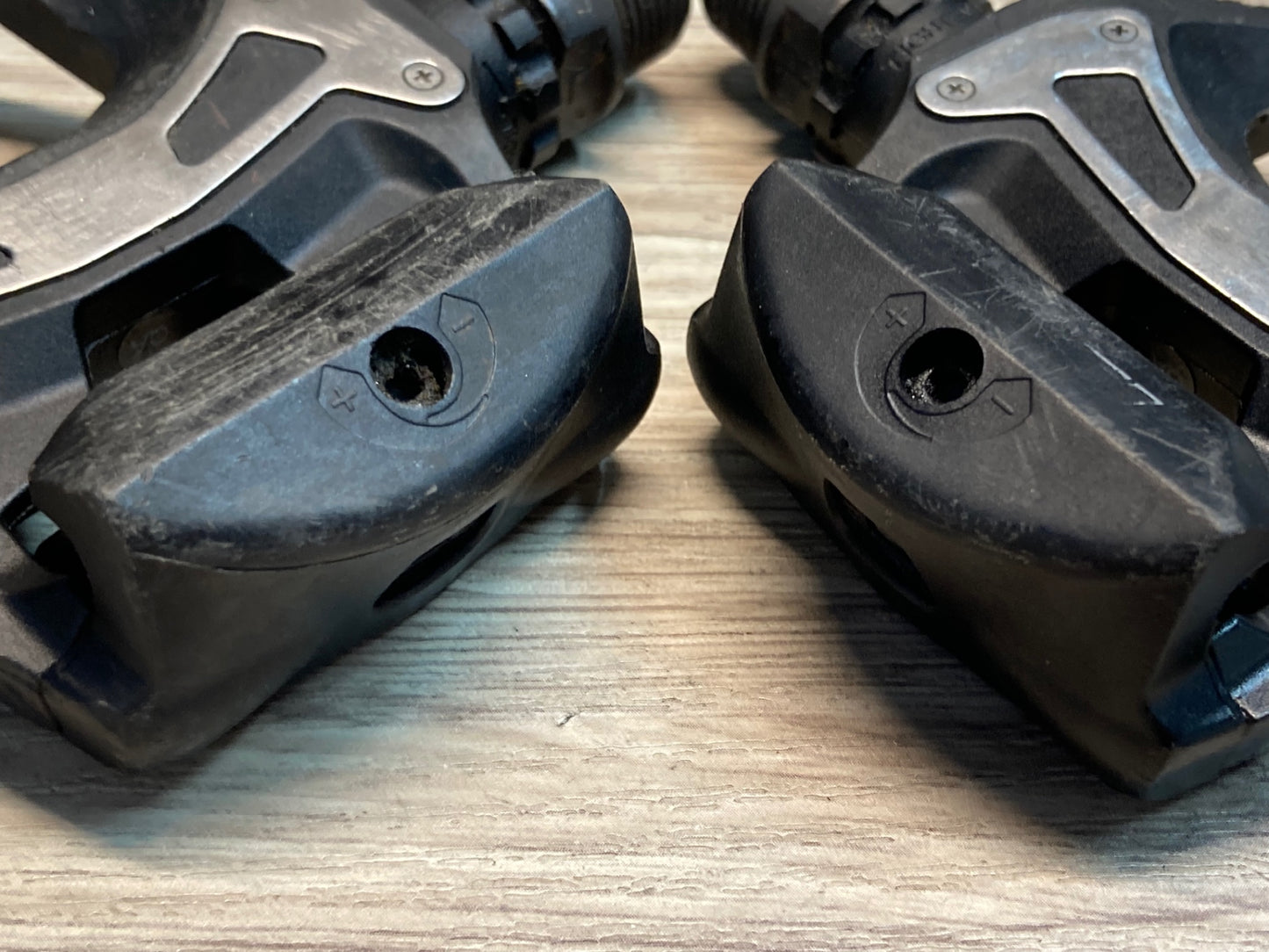 IU435 シマノ SHIMANO PD-R550 ビンディングペダル SPD-SL