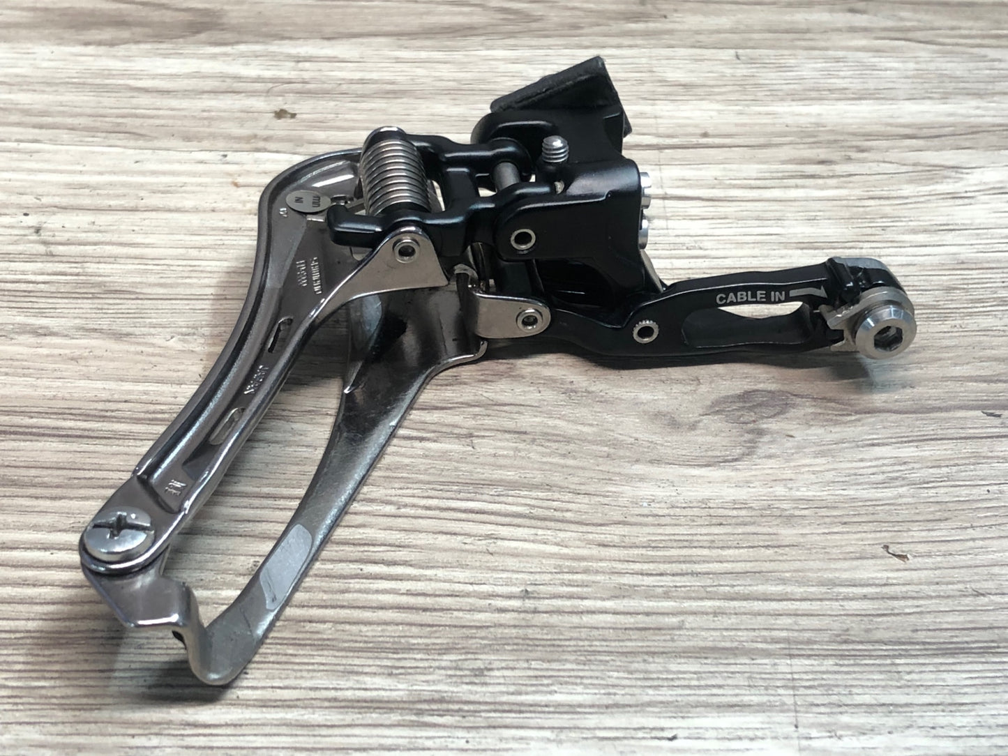 IU426 シマノ SHIMANO デュラエース DURA-ACE フロントディレイラー FD-9000 直付け