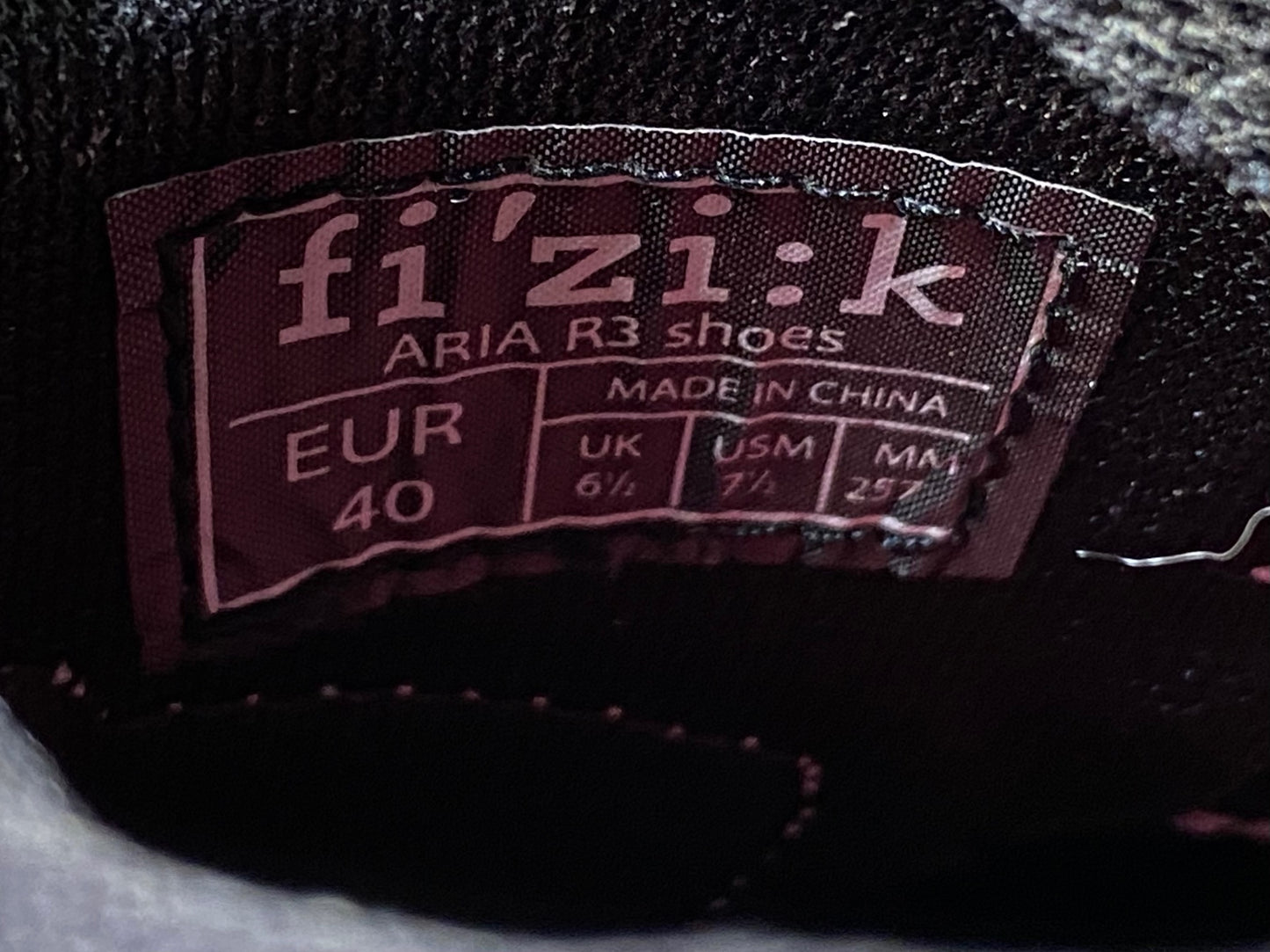 IK127 フィジーク FIZIK ARIA R3 ビンディングシューズ SPD-SL EU40