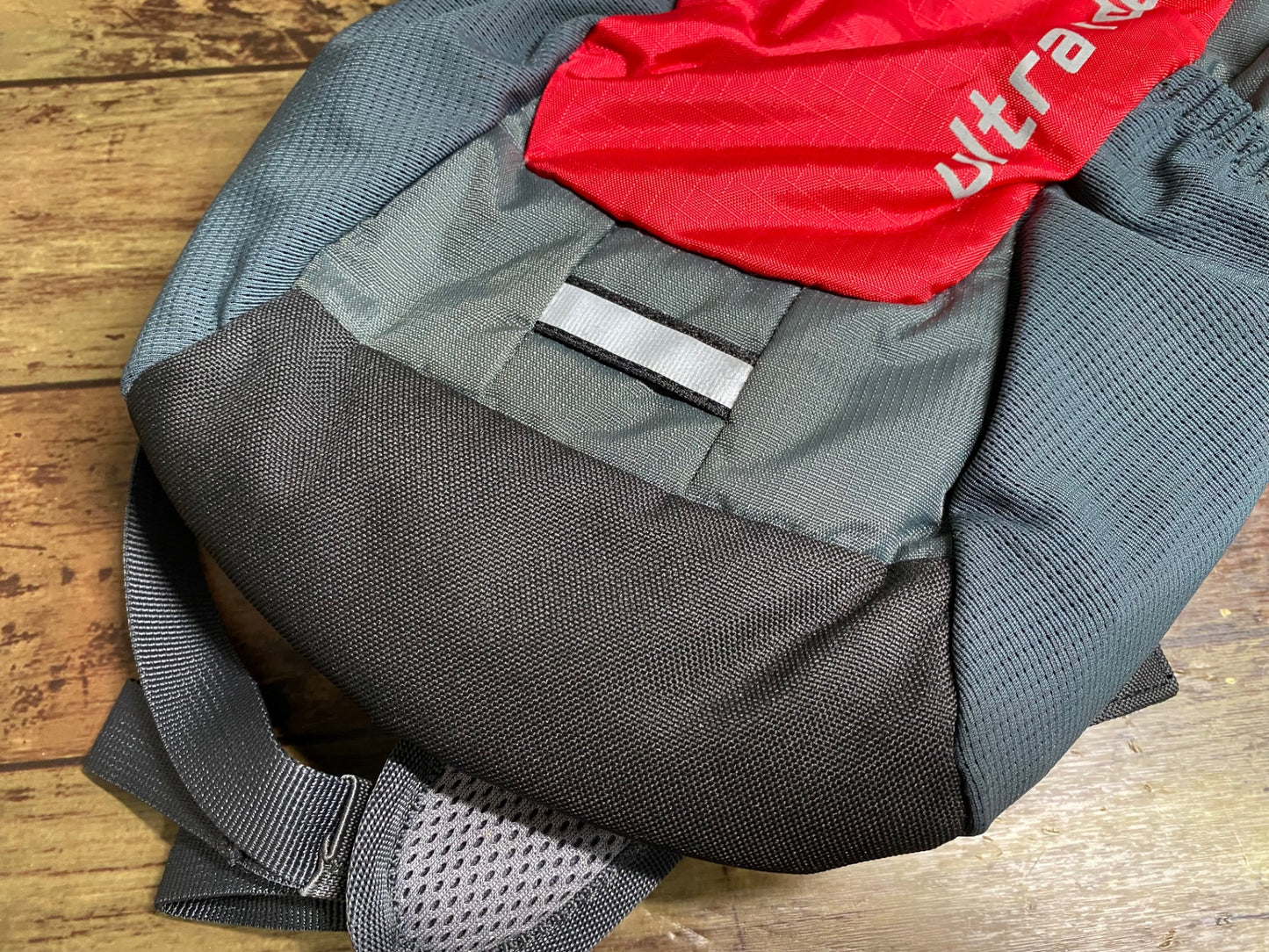 JB440 ドイター deuter ウルトラライド6 バックパック 赤 ※タバコ臭あり