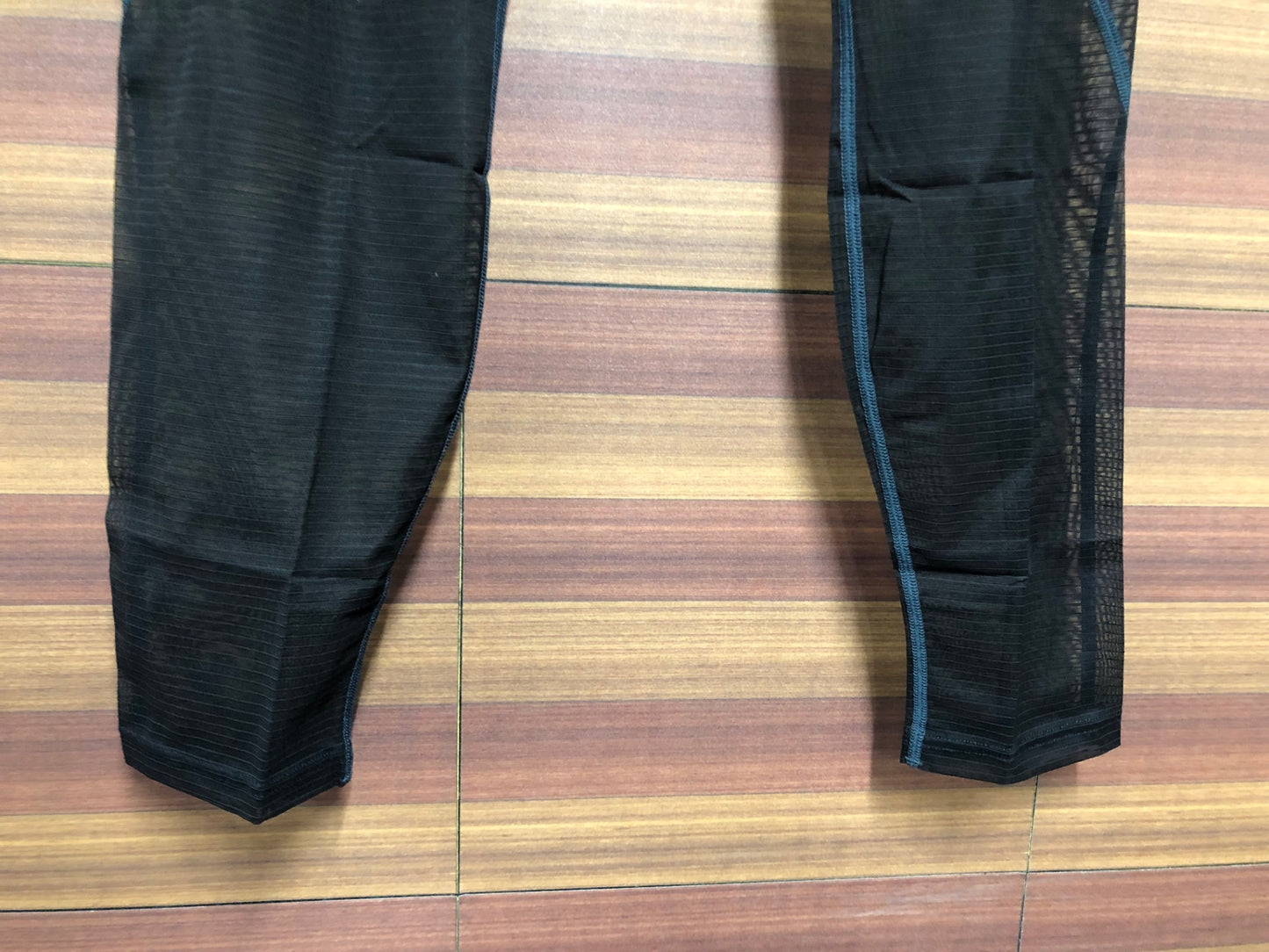 IN108 ファイントラック Finetrack フラッドラッシュ パワーメッシュ FLOODRUSH POWERMESH インナータイツ L 黒 未使用