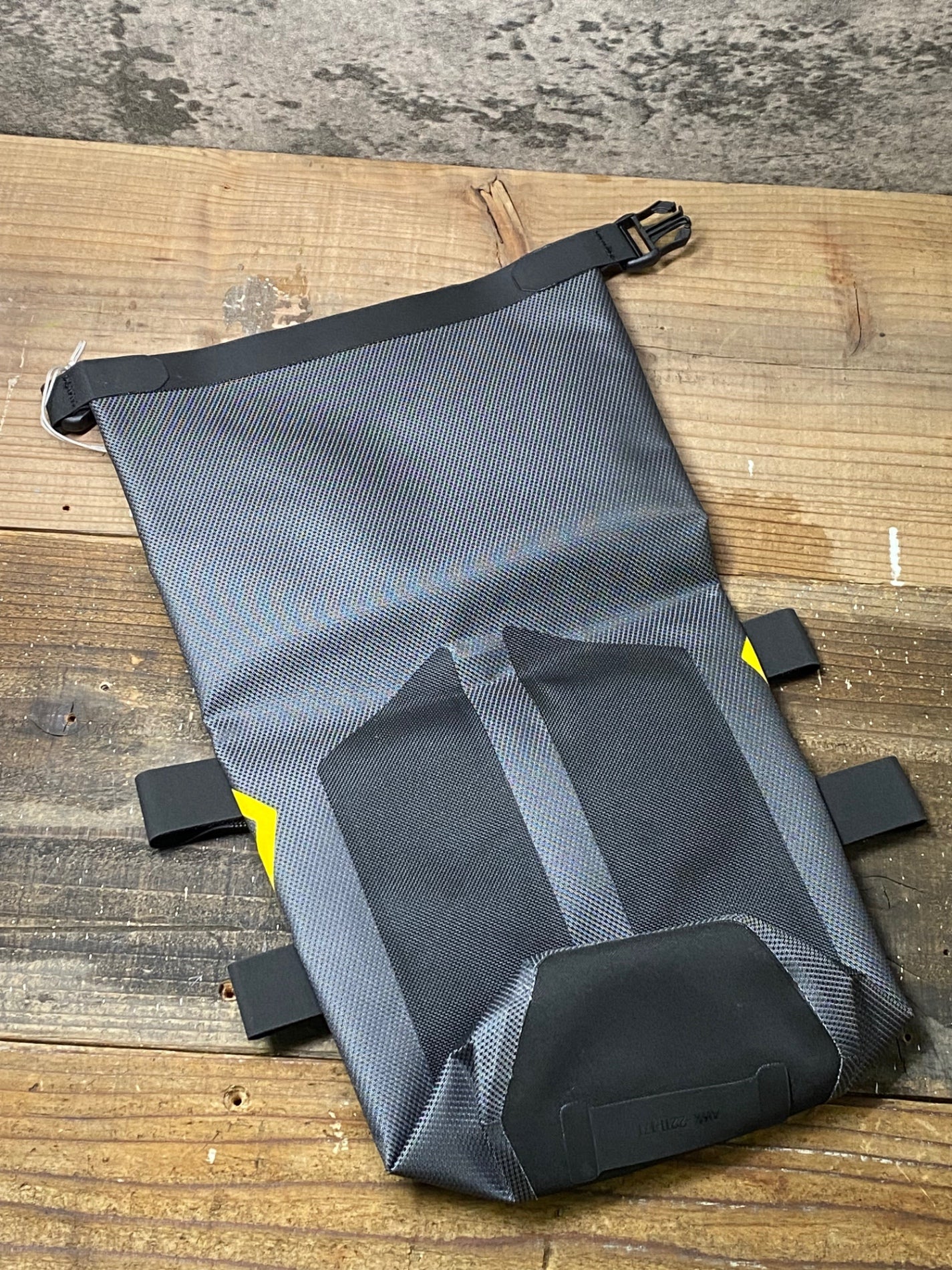 IM699 アピデュラ APIDURA エクスペディション フォーク パック 3Ｌ