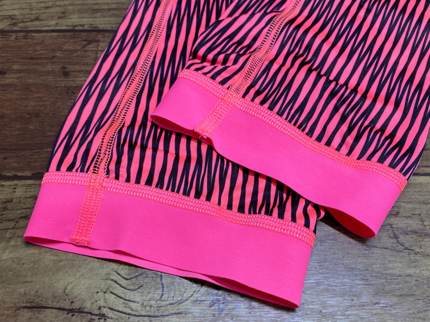 IO434 ラファ Rapha アームカバー ピンク 黒 総柄 M