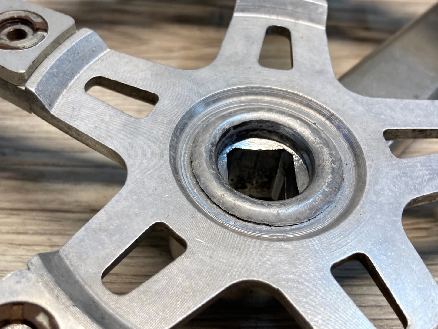 IX658 スギノ SUGINO SUPER MAXY クランクセット 52/44T 165mm スクエアテーパー