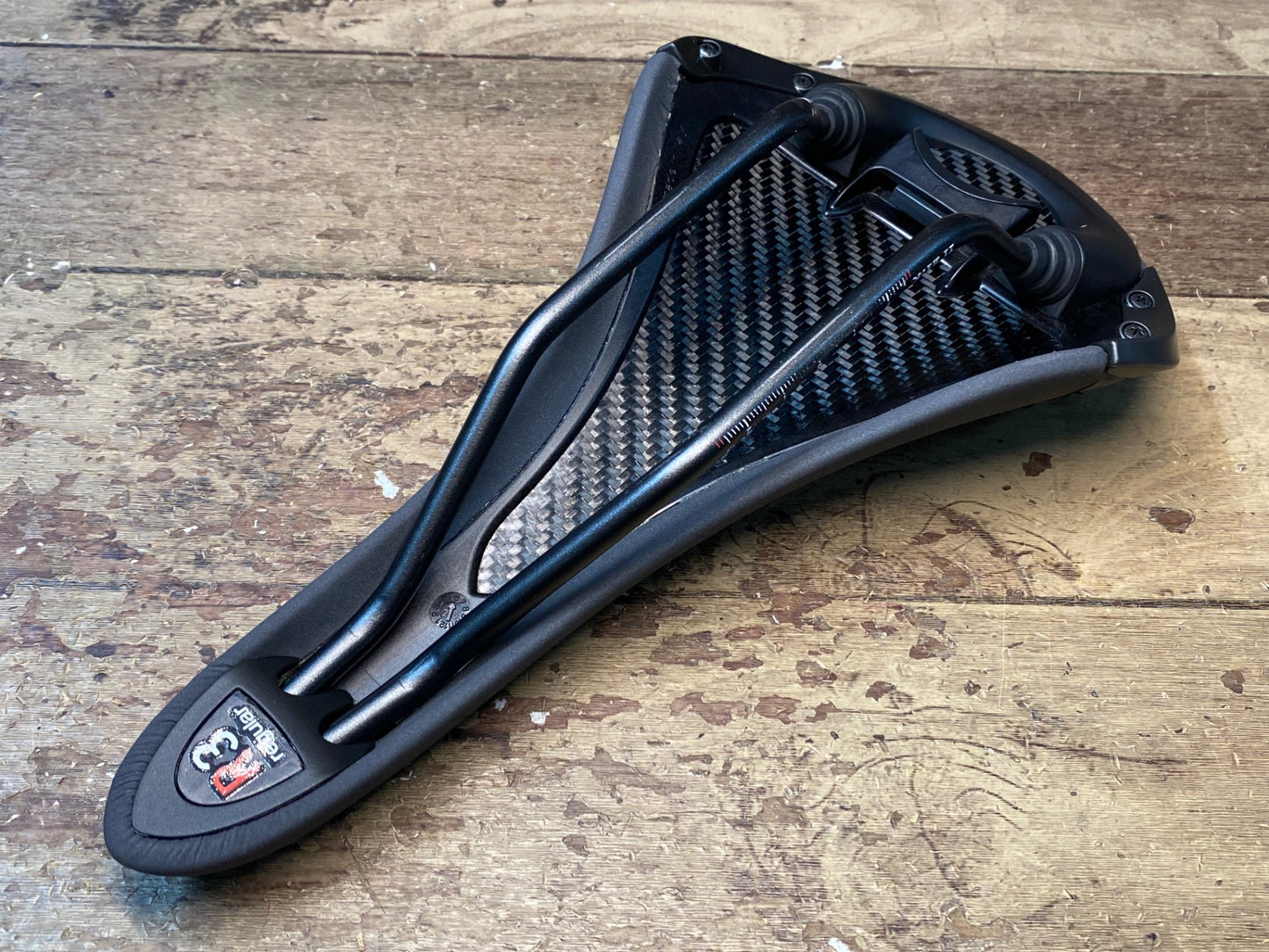 IM940 フィジーク Fizik ALIANTE R3 サドル KIUMレール