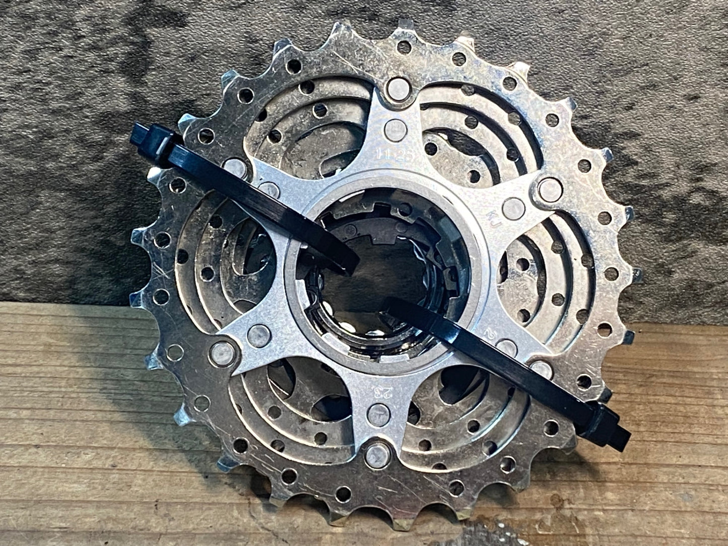 IP719 シマノ SHIMANO 105 CS-5700 スプロケット 10S 11-25T