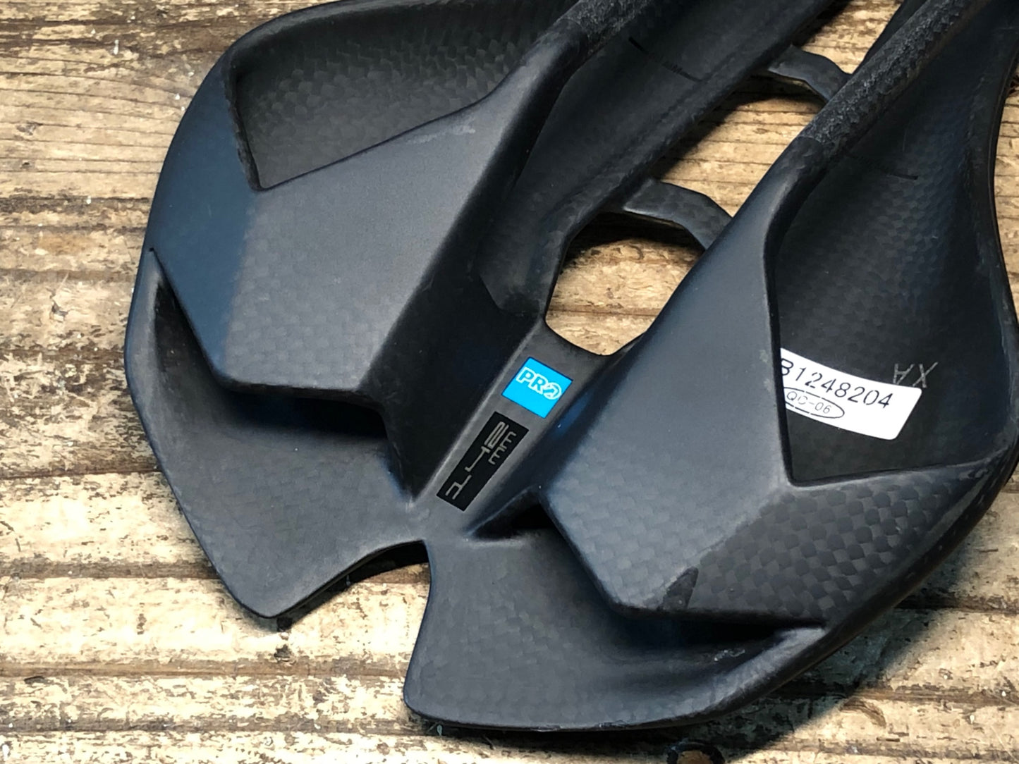 JD094 シマノプロ SHIMANO PRO STEALTH SUPERLIGHT サドル 黒 142mm カーボンレール