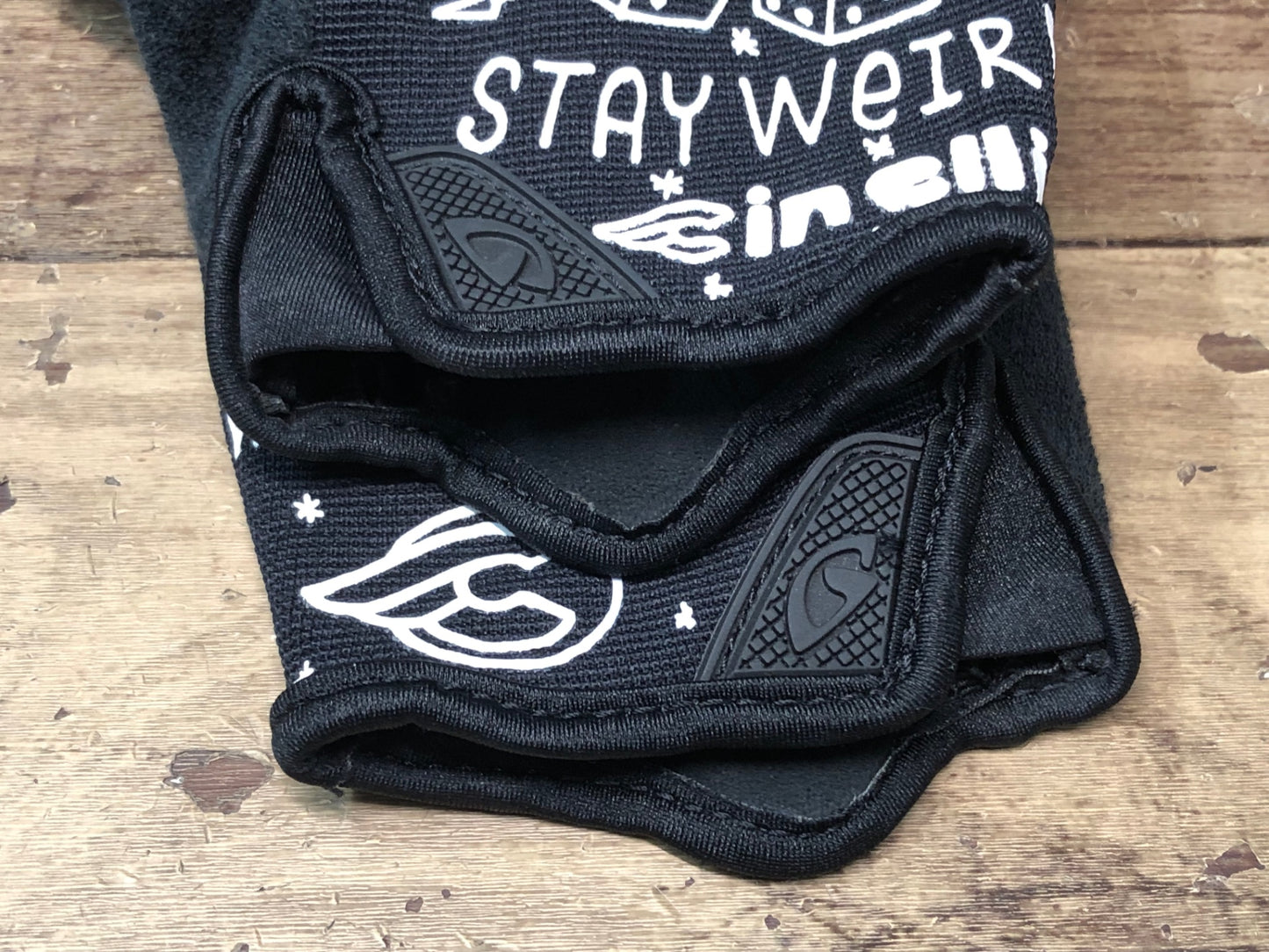 IN381 ジロ GIRO 長指 サイクルグローブ 黒 M