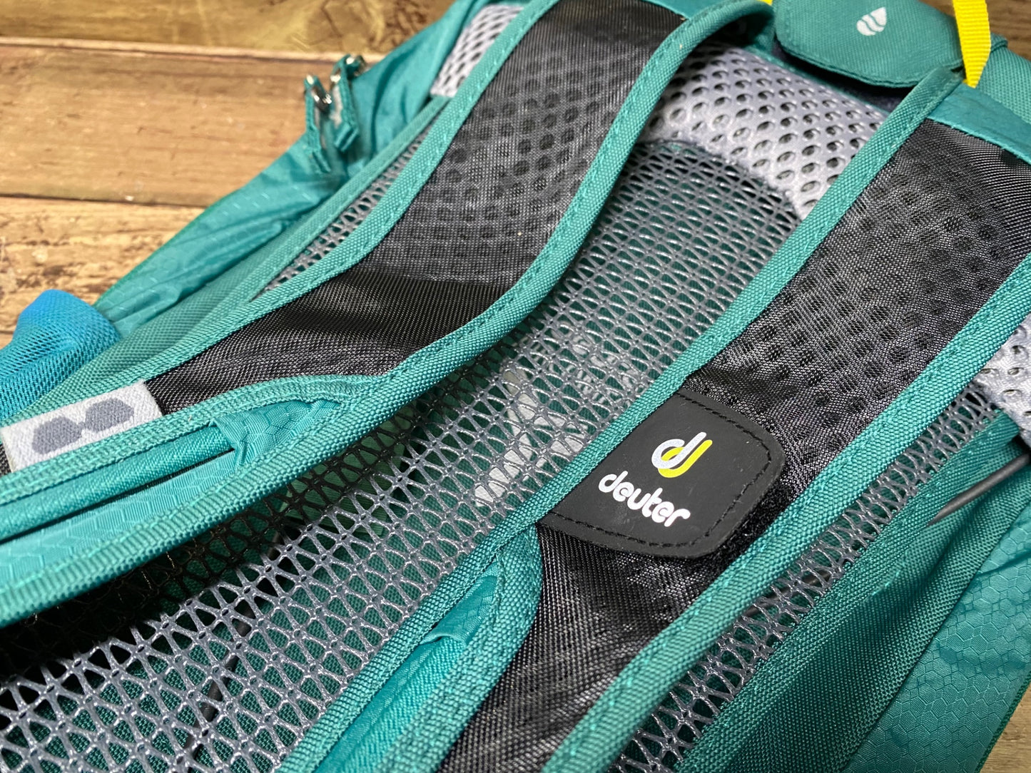 IL436 ドイター Deuter Race Air10 バックパック グリーン