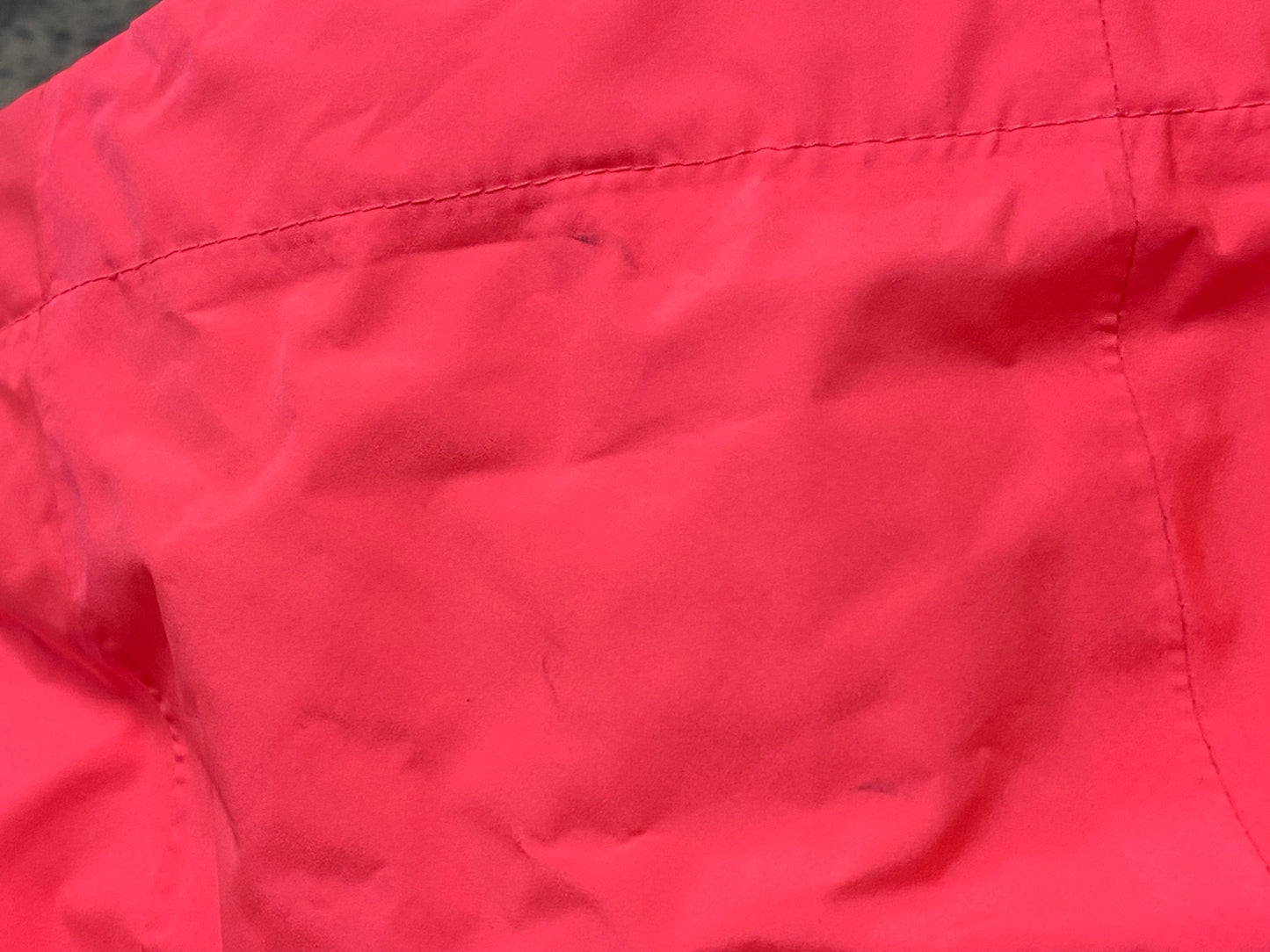 JB828 ラファ Rapha HOODED COMMUTER JACKET 長袖 レインジャケット ピンク M 首元黄ばみ 一部汚れ