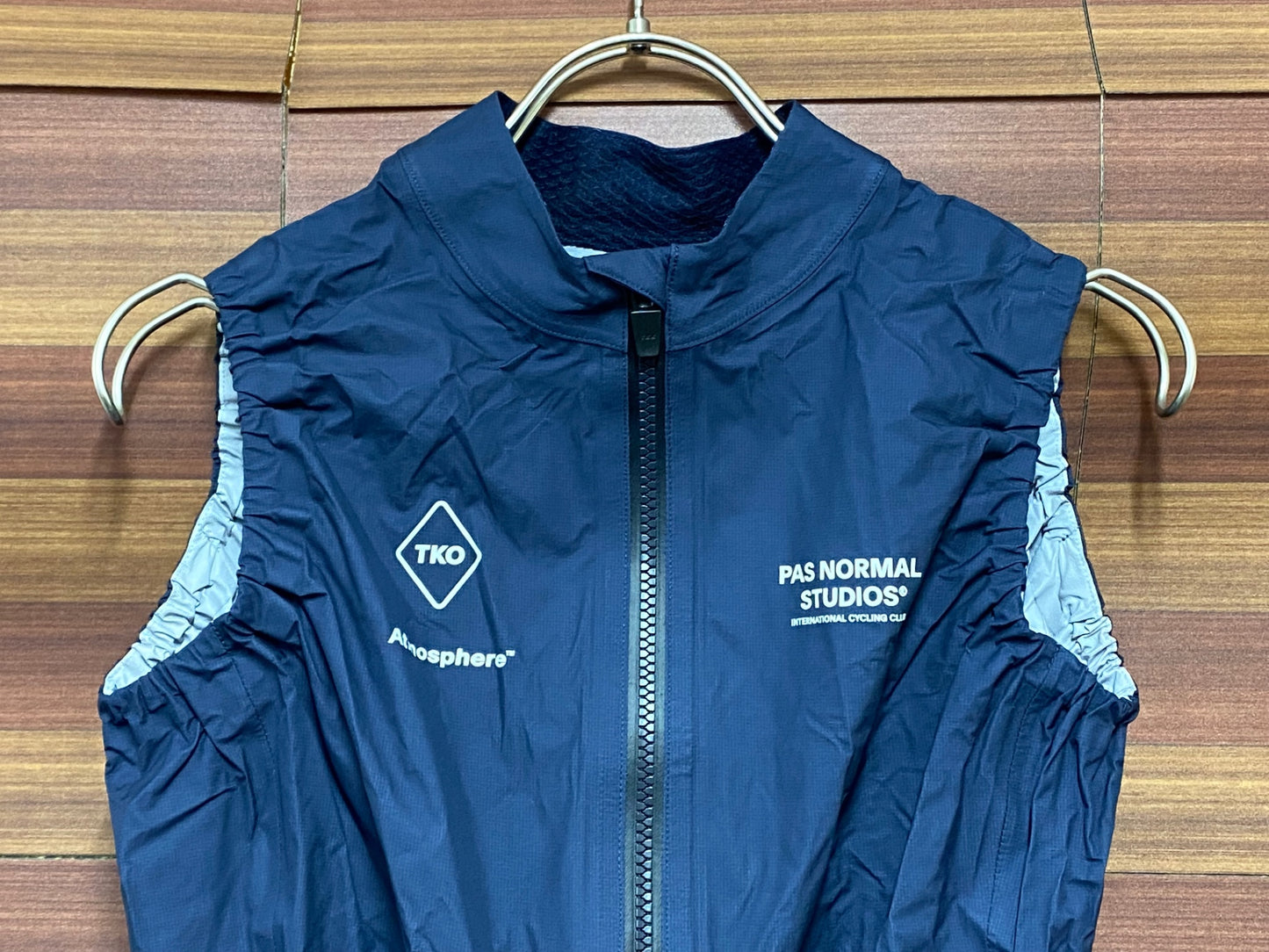 IV049 パスノーマルスタジオ PAS NORMAL STUDIOS T.K.O. Rain Gilet - Atmosphere レイン ジレ 紺 S