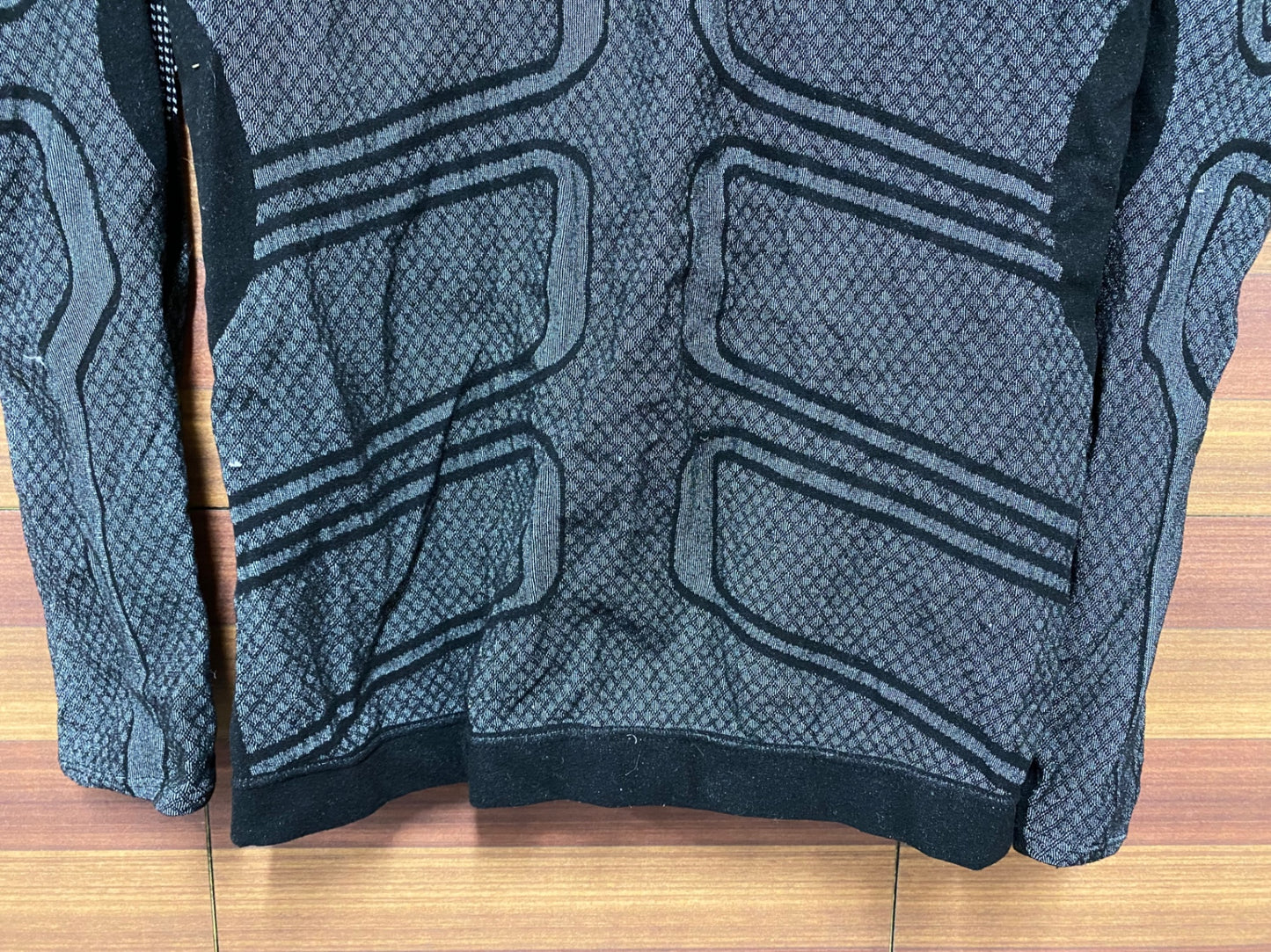 IL371 パールイズミ PEARL iZUMi 長袖 べースレイヤー 黒 サイズ不明 裏起毛