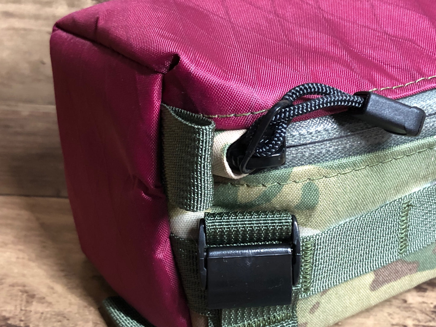 ID995 YANCO bar bag ハンドルバーバッグ バーガンディー カモフラージュ