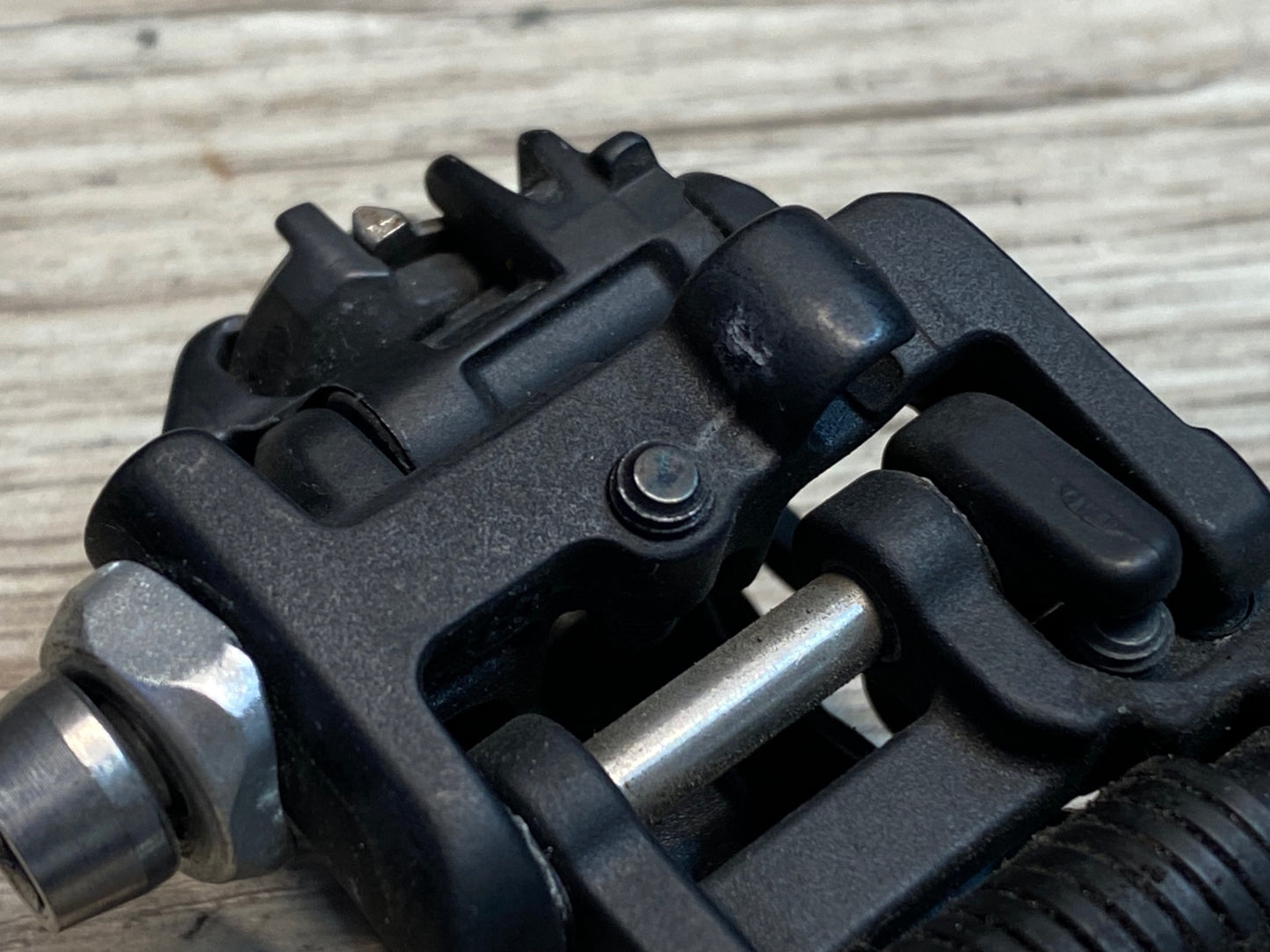 IT907 シマノ SHIMANO アルテグラ ULTEGRA FD-R8000 直付 フロントディレイラー 2S ※ケーブルガイドキャップ欠品