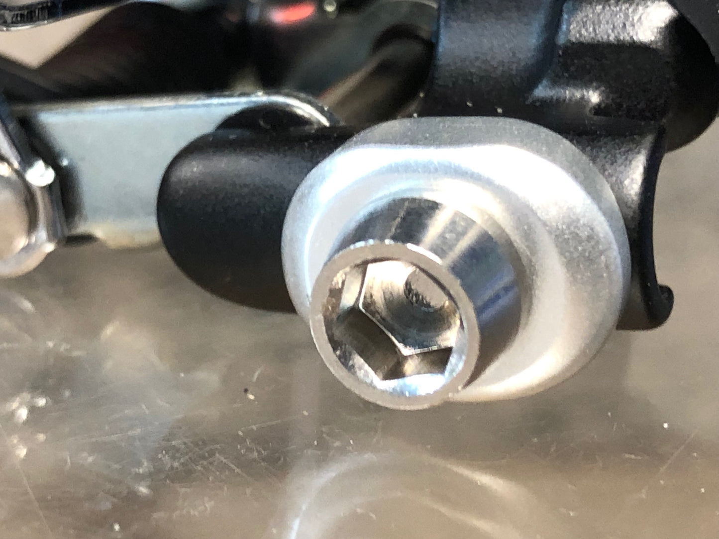 JD049 シマノ SHIMANO 105 FD-R7000 フロントディレイラー 未使用