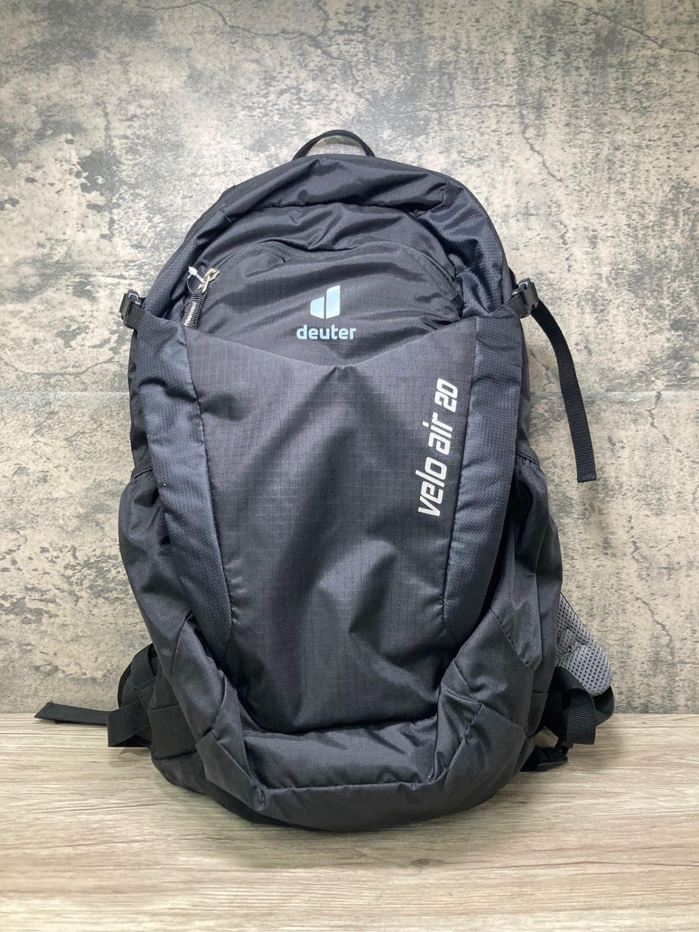 JA748 ドイター deuter velo air 20 バックパック リュック 黒