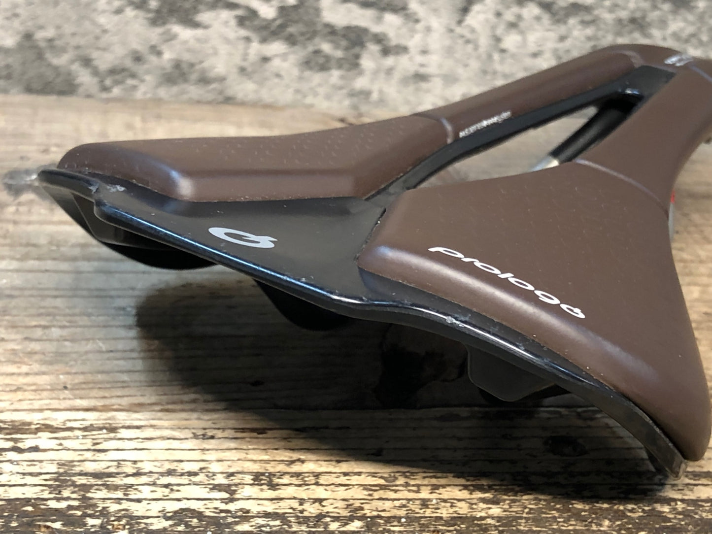 JC142 プロロゴ PROLOGO スクラッチ SCRATCH MS サドル 茶 TiroXレール