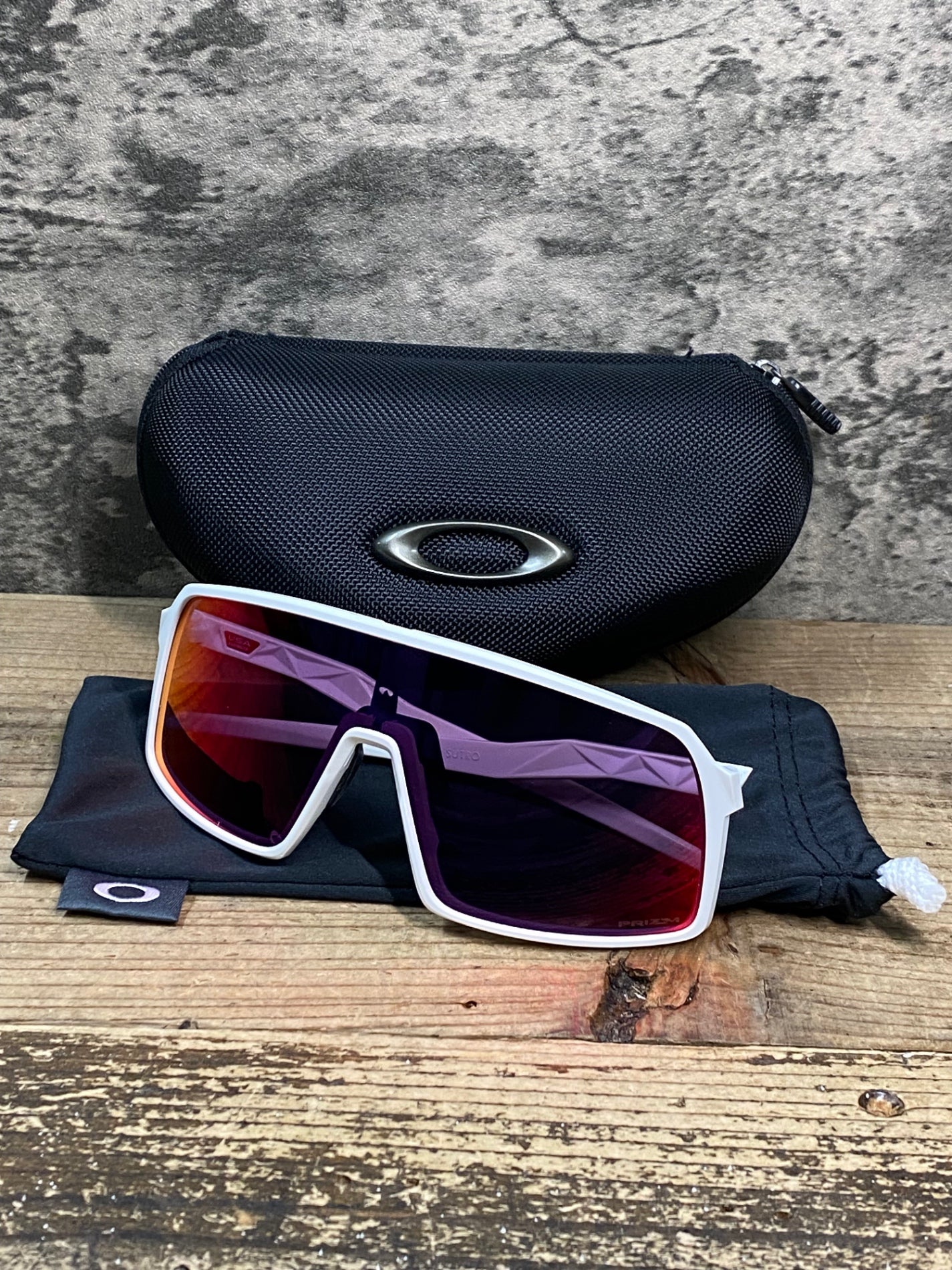 JB959 オークリー OAKLEY スートロ SUTRO サングラス PRIZMレンズ 白 アイウェア ※レンズ傷