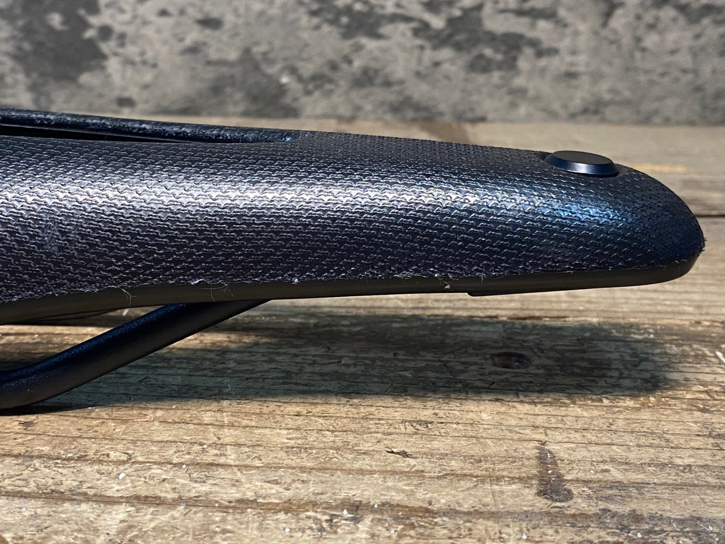 IW322 ブルックス BROOKS CAMBIUM C15 CARVED サドル 黒