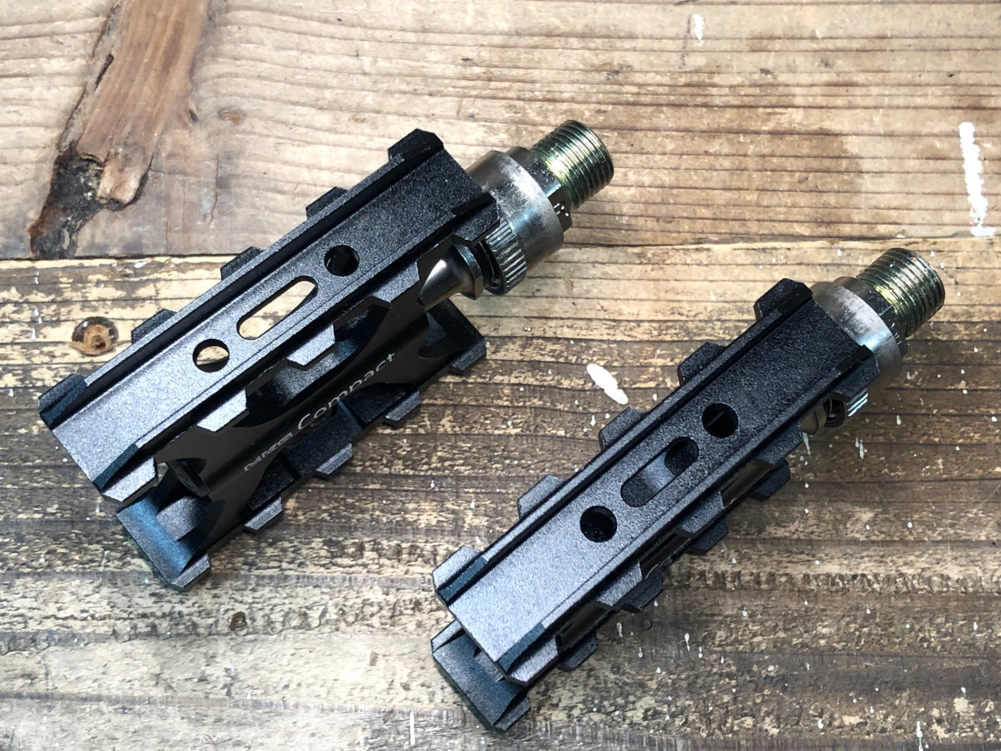 IW899 三ヶ島 MKS Compact EZY フラットペダル ブラック