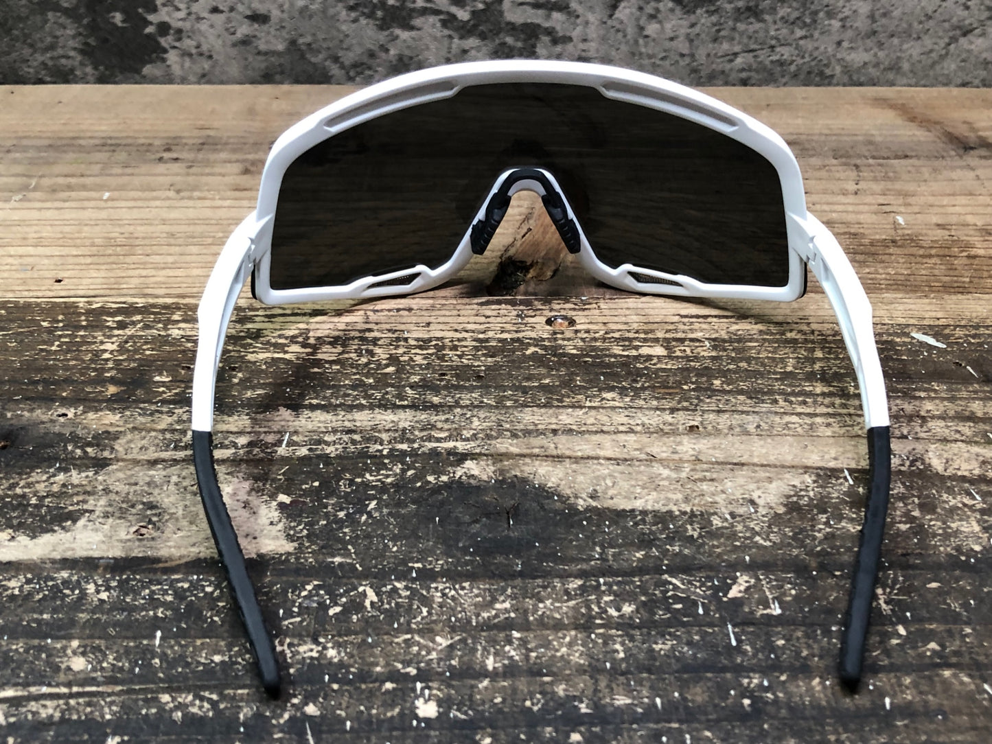 IY981 100％ グレンデール GLENDALE サングラス アイウェア 白