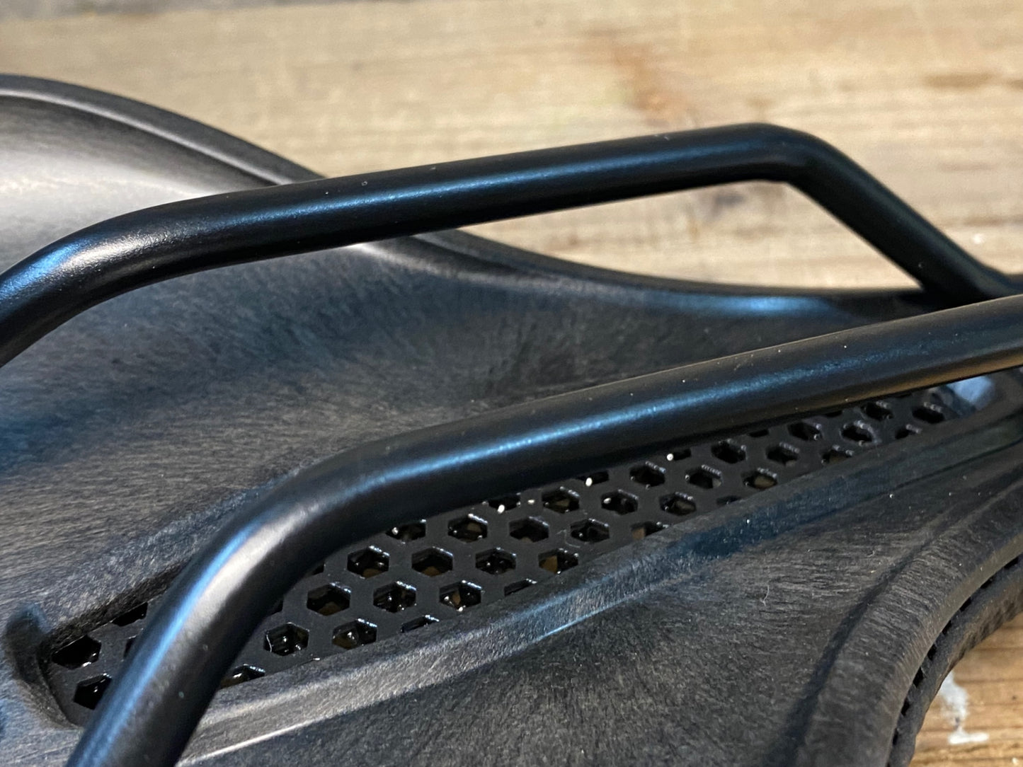 IY381 スペシャライズド SPECIALIZED POWER PRO MIRROR HOLLOW Tiレール サドル 155mm