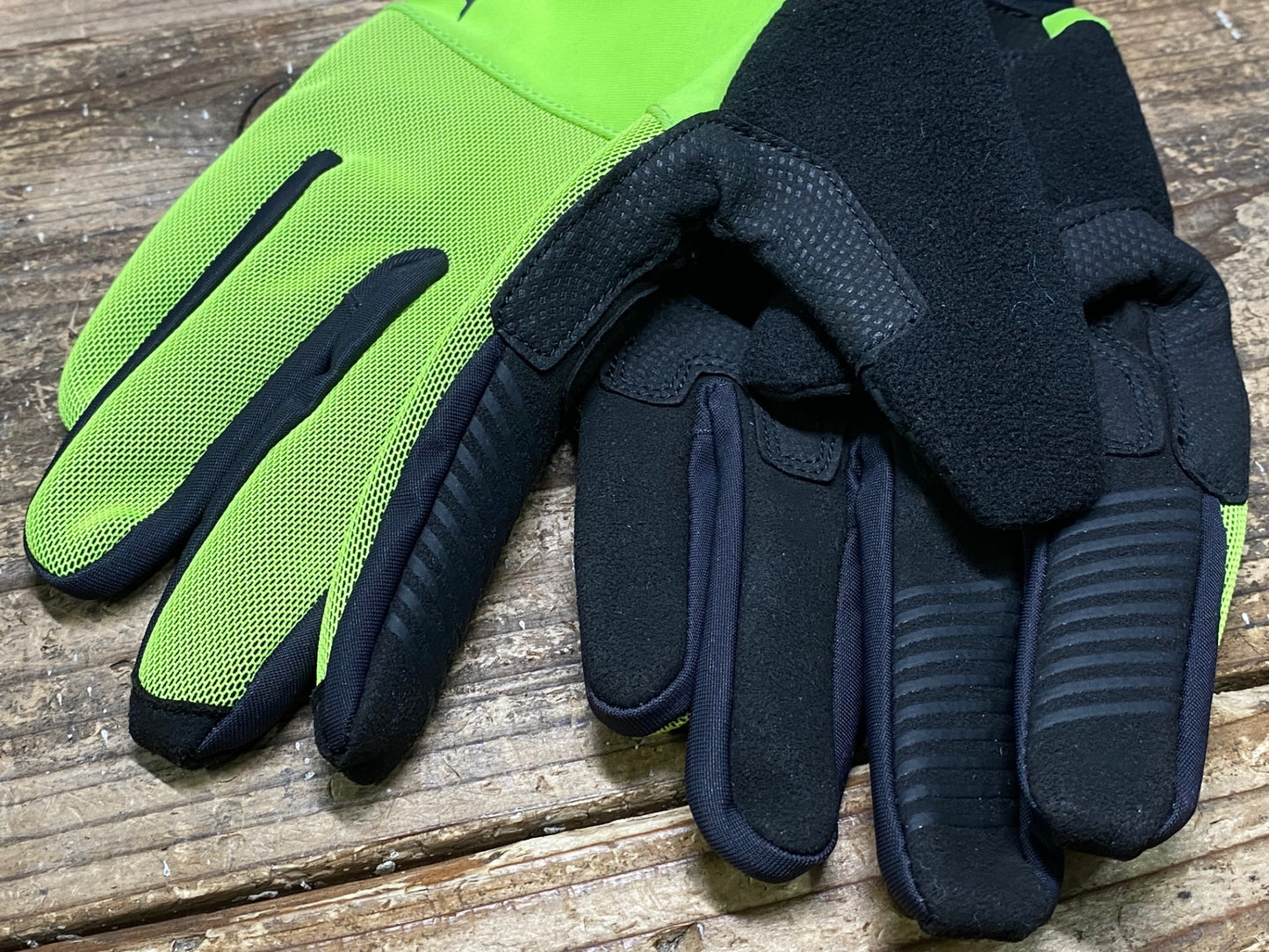 IV963 ジャイアント GIANT CHILL LITE グローブ 黄 L