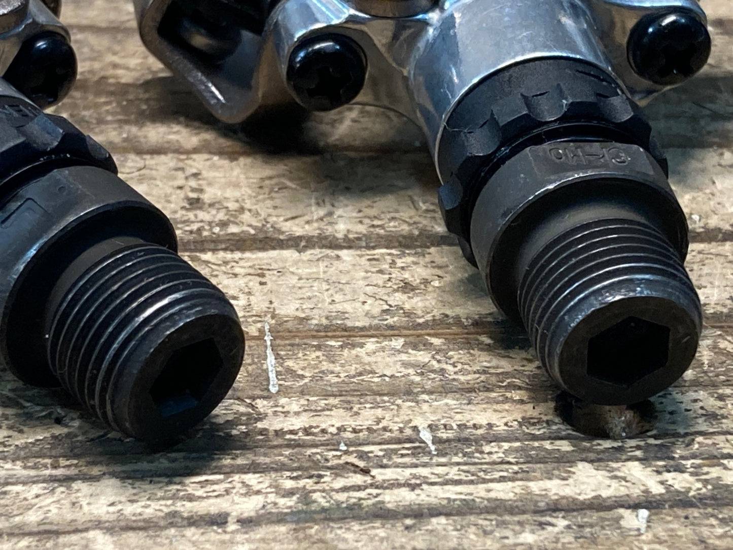 IS282 シマノ SHIMANO PD-M520 ビンディングペダル SPD