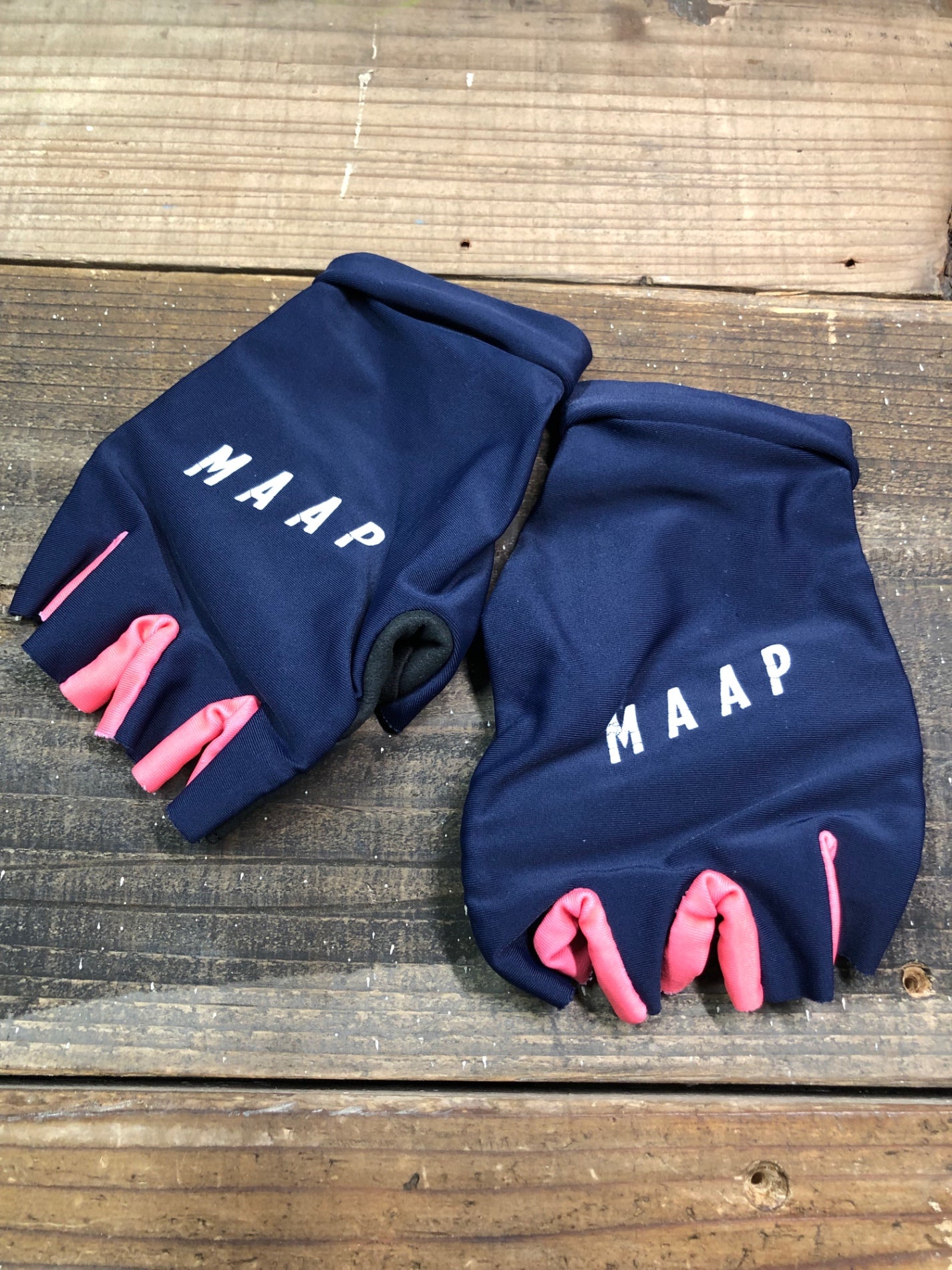 IO189 マープ MAAP 指切り グローブ 紺 ピンク M