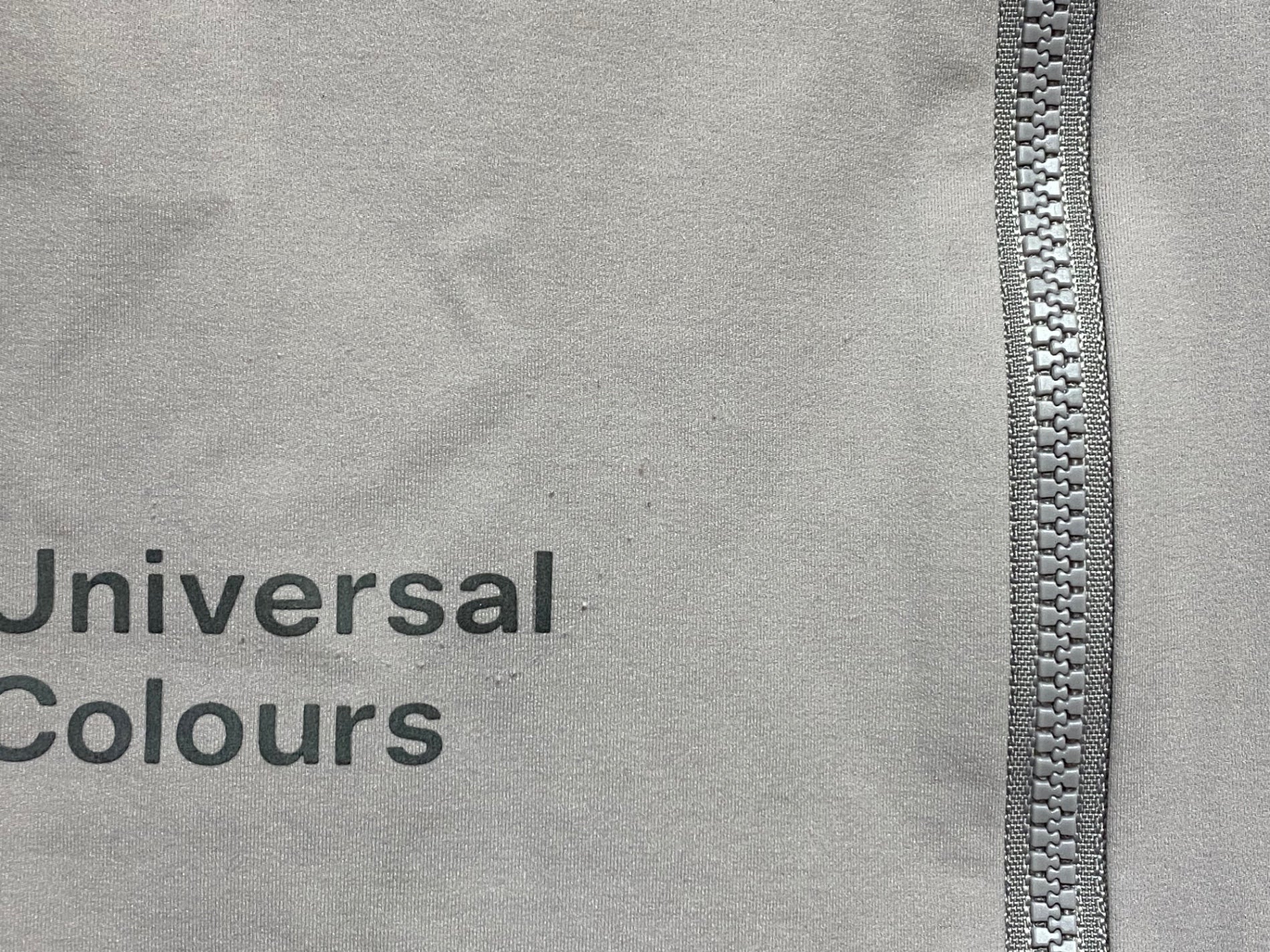 晴れの日も曇りの日も、Universal Coloursで。 - LOVE CYCLIST