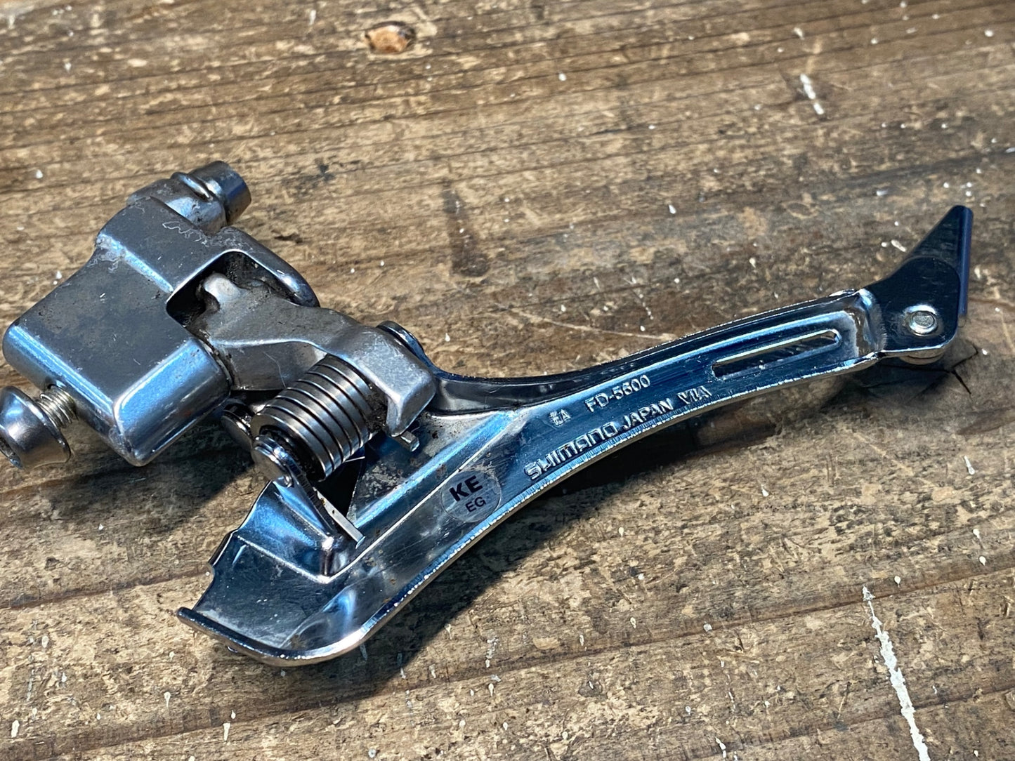 IN715 シマノ SHIMANO 105 FD-5600 フロントディレイラー 直付け