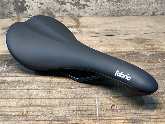 IP691 ファブリック fabric Scoop Sport Radius サドル 黒 スチールレール