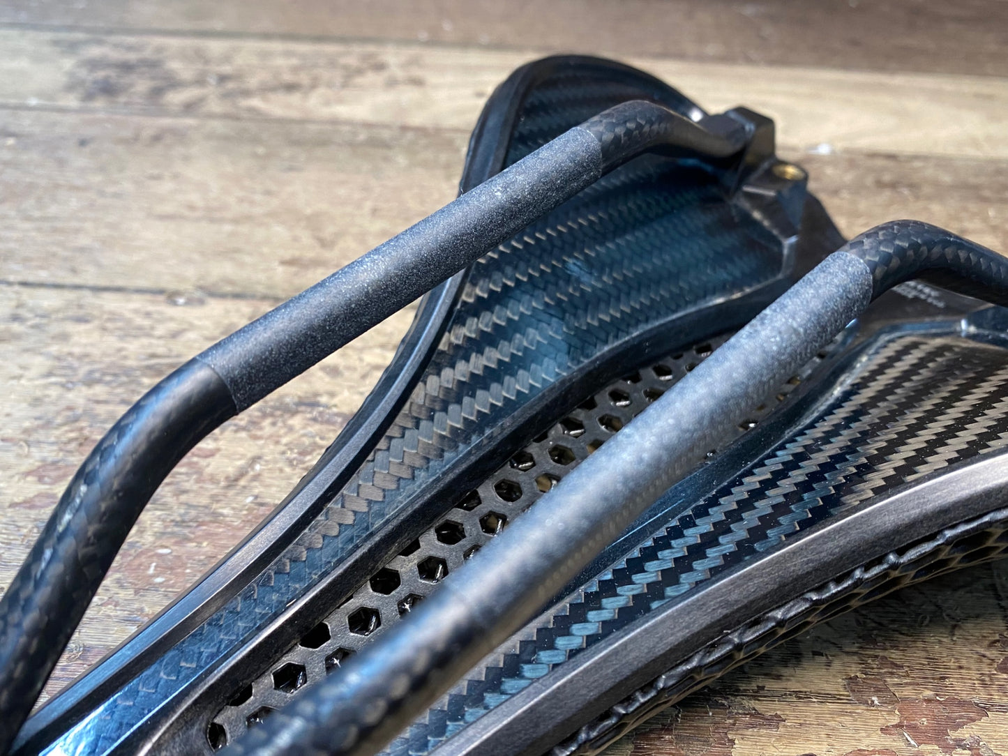 IM902 スペシャライズド SPECIALIZED エスワークス S-WORKS ミラー mirror サドル 145mm