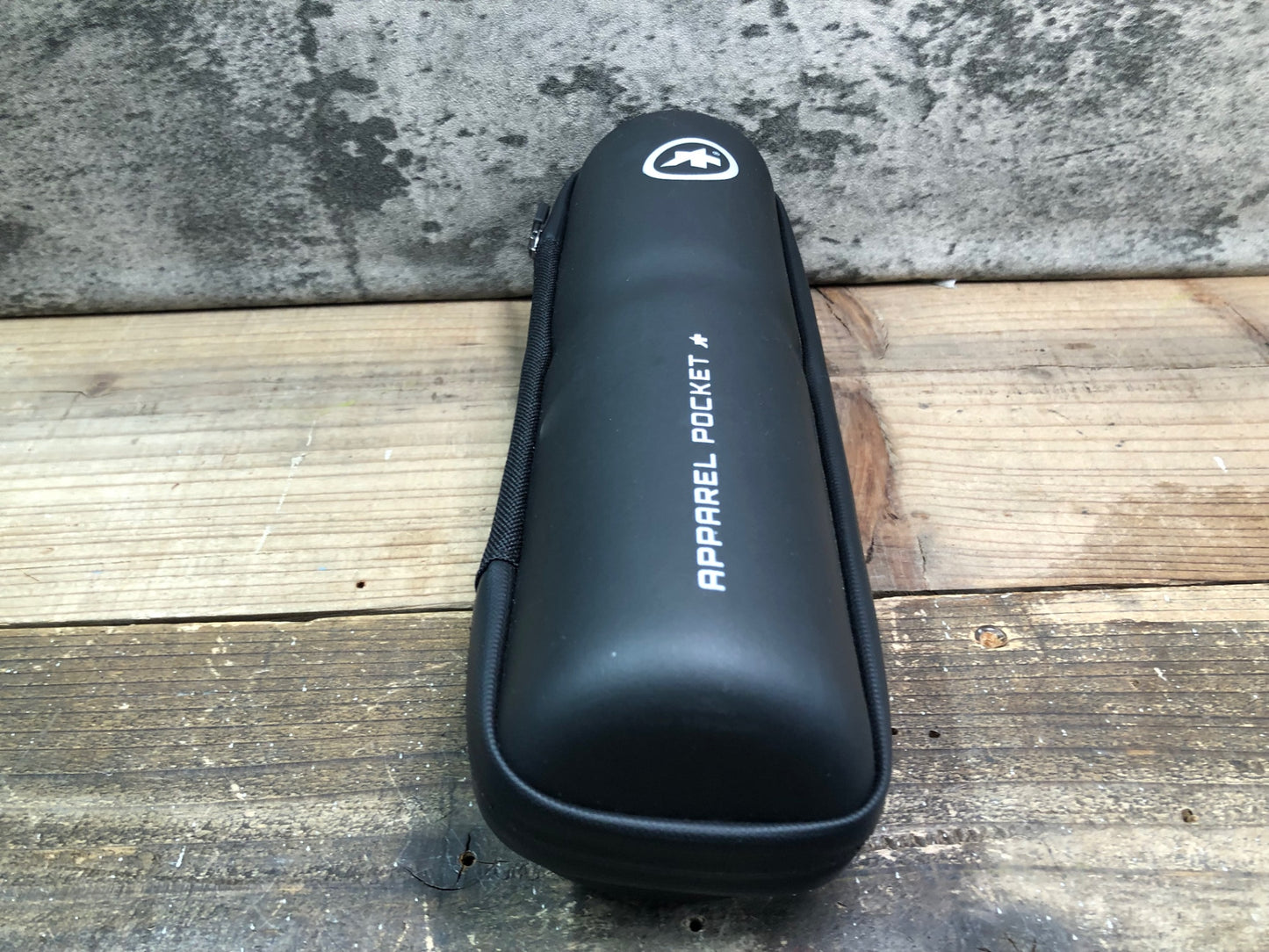 IS020 アソス assos ツールケース 黒