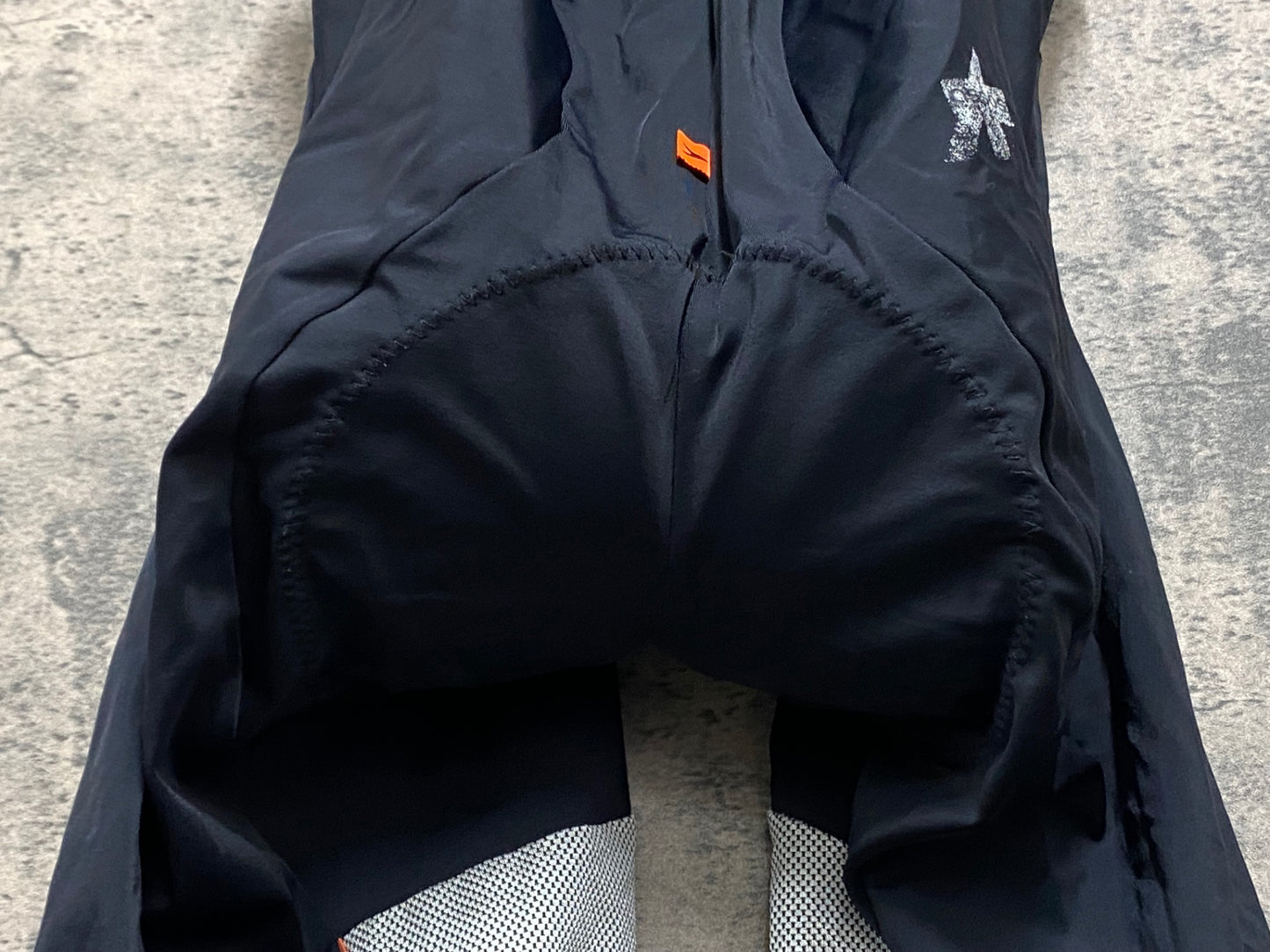 IY787 アソス assos ビブショーツ 黒 L