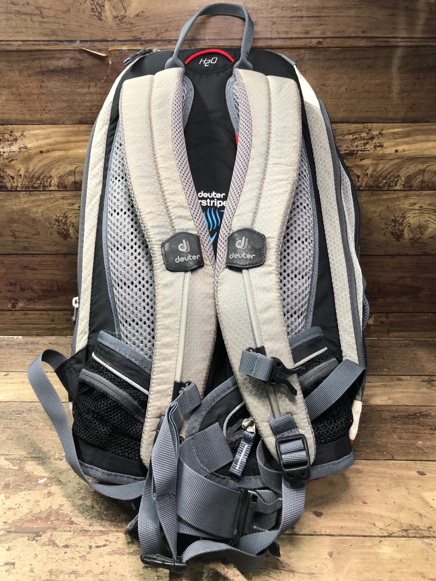 IM905 ドイター deuter SUPERBIKE 18 EXP リュックサック バックパック 赤