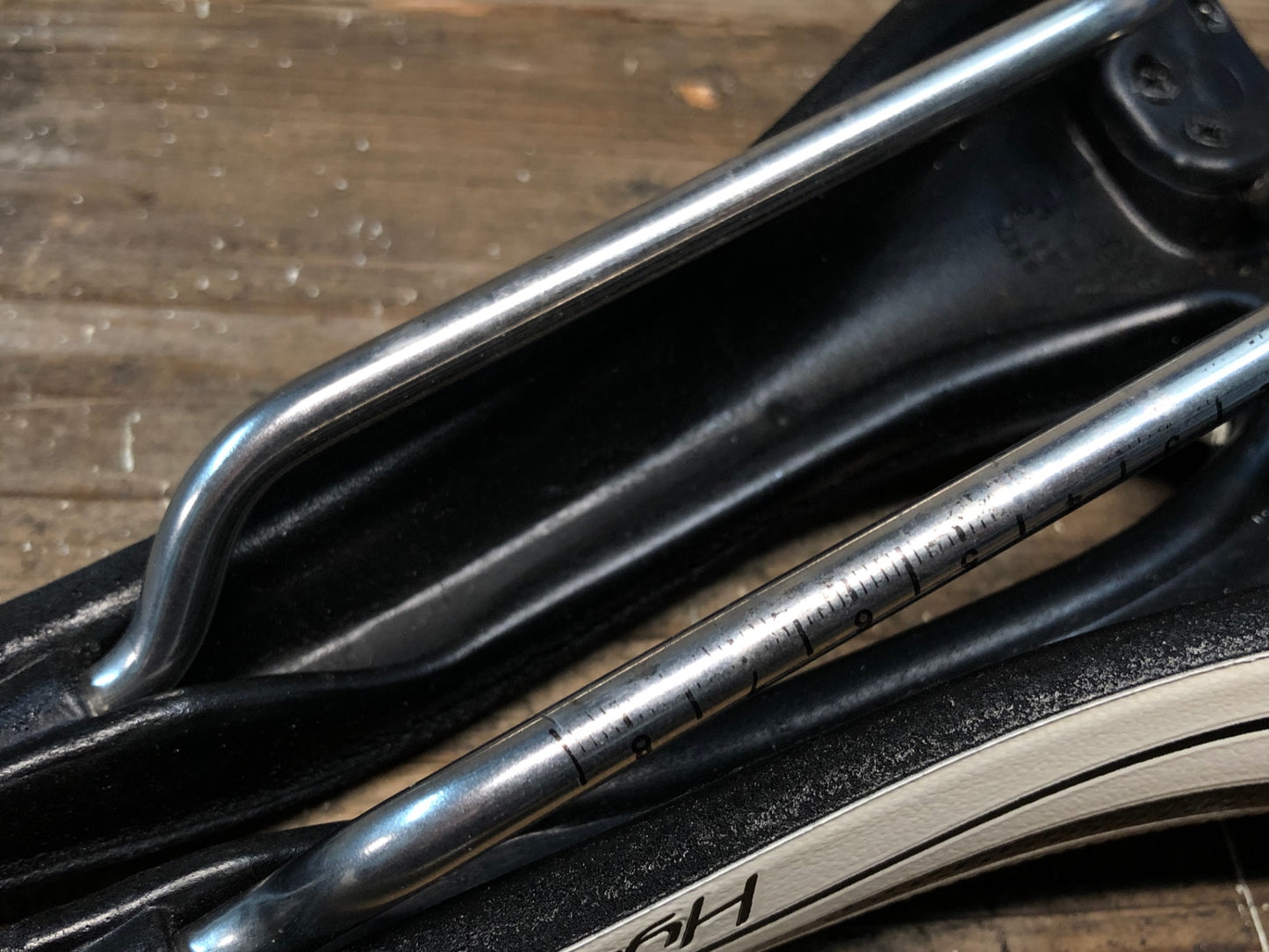 IN680 Selle SMP ハイブリッド Hybrid サドル 白 INOX TUBEレール