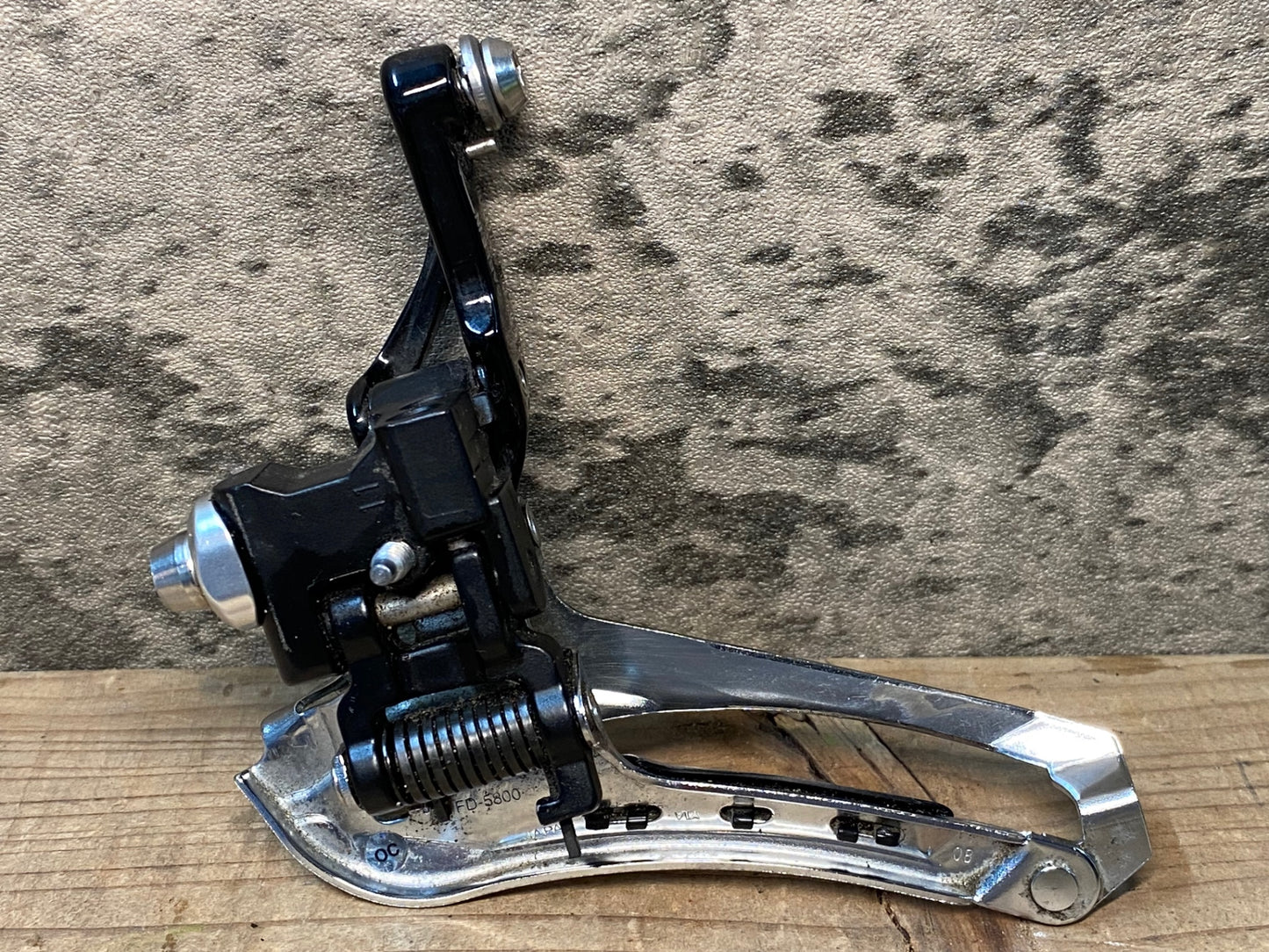IV175 シマノ SHIMANO 105 FD-5800 フロントディレイラー 2S 直付