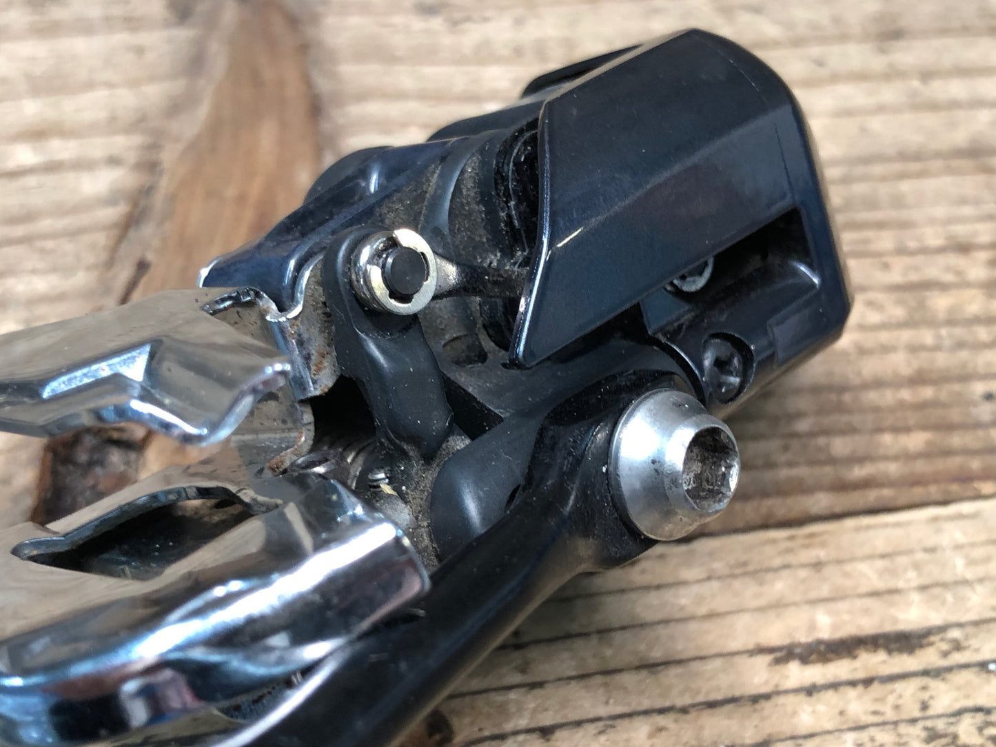 IY476 シマノ Shimano アルテグラ ULTEGRA FD-R8050 Di2 電動 フロントディレイラー 社外チェーンキャッチャー