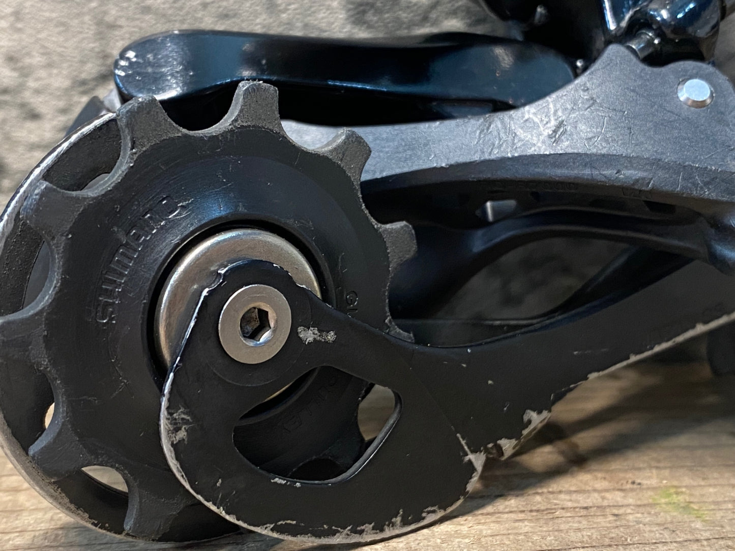 JD608 シマノ SHIMANO 105 RD-R7000 GS リアディレイラー 11S ※ケーブル固定ボルト,プレート欠品