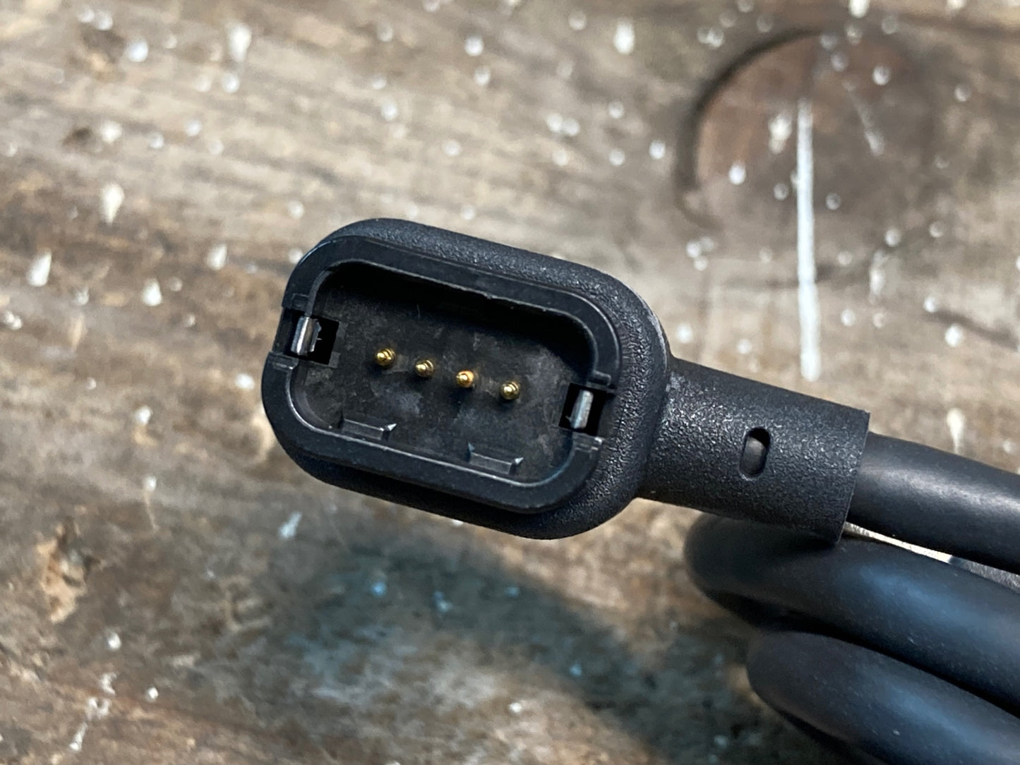 IQ091 シマノ SHIMANO EW-EC300 充電コネクター