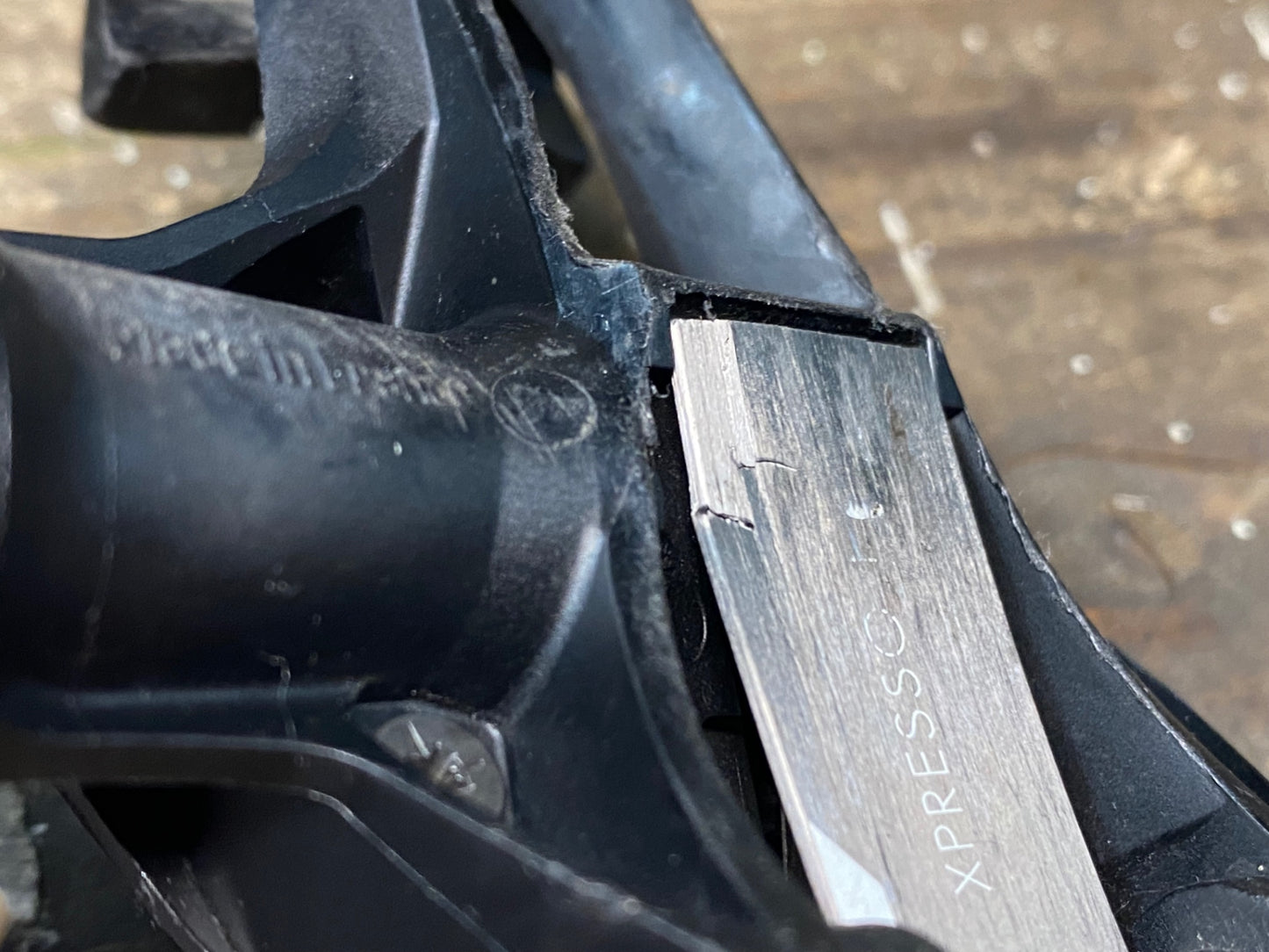 IS490 タイム TIME Xpresso4 ビンディングペダル ※左ペダル板ばね割れのためジャンク