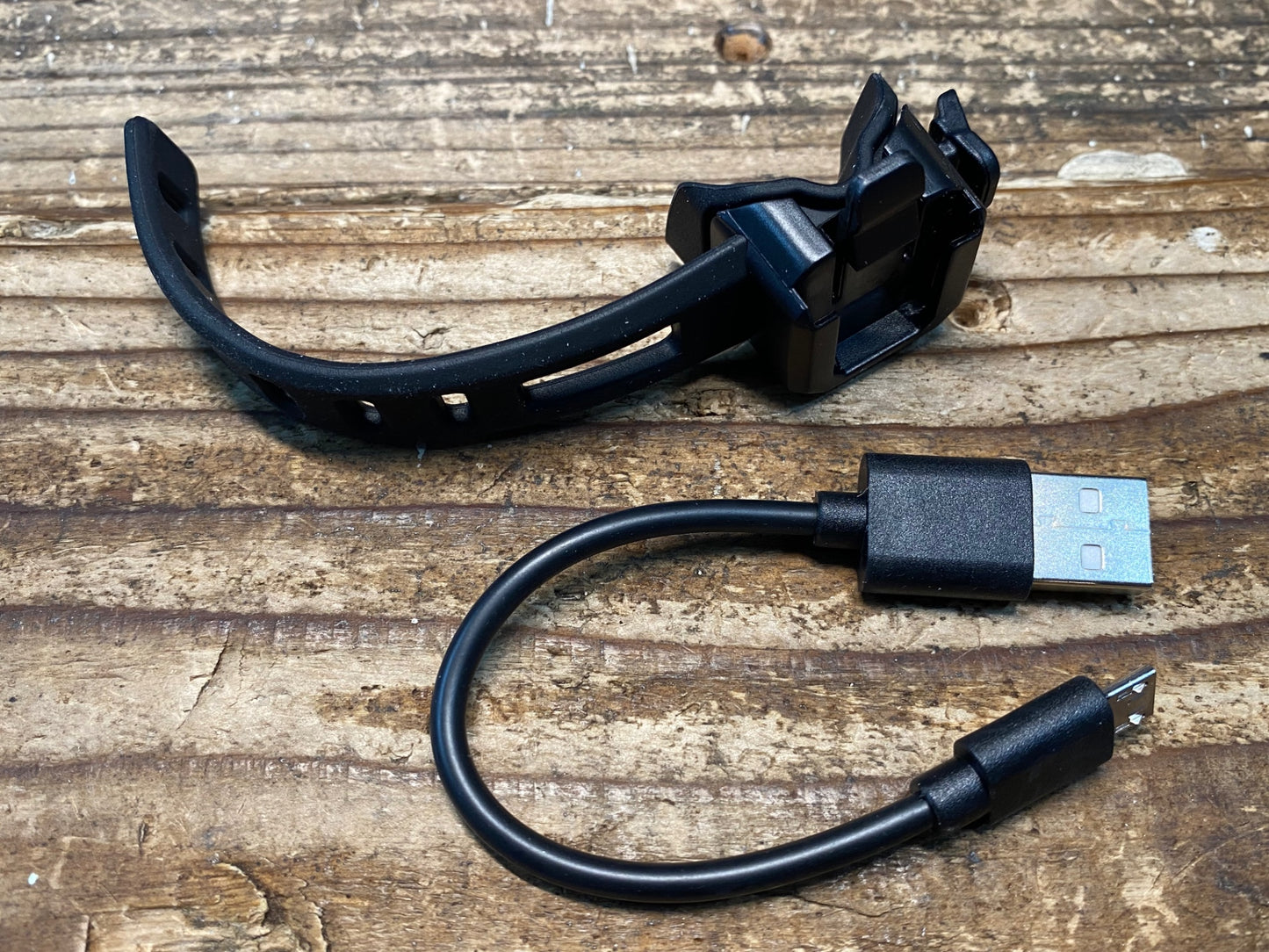 IV701 ジャイアント GIANT RECON HL 200 リアライト