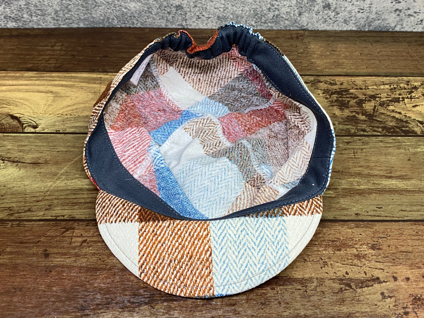 IN885 サイクロン cyclone サイクルキャップ ベージュ 赤 茶 総柄